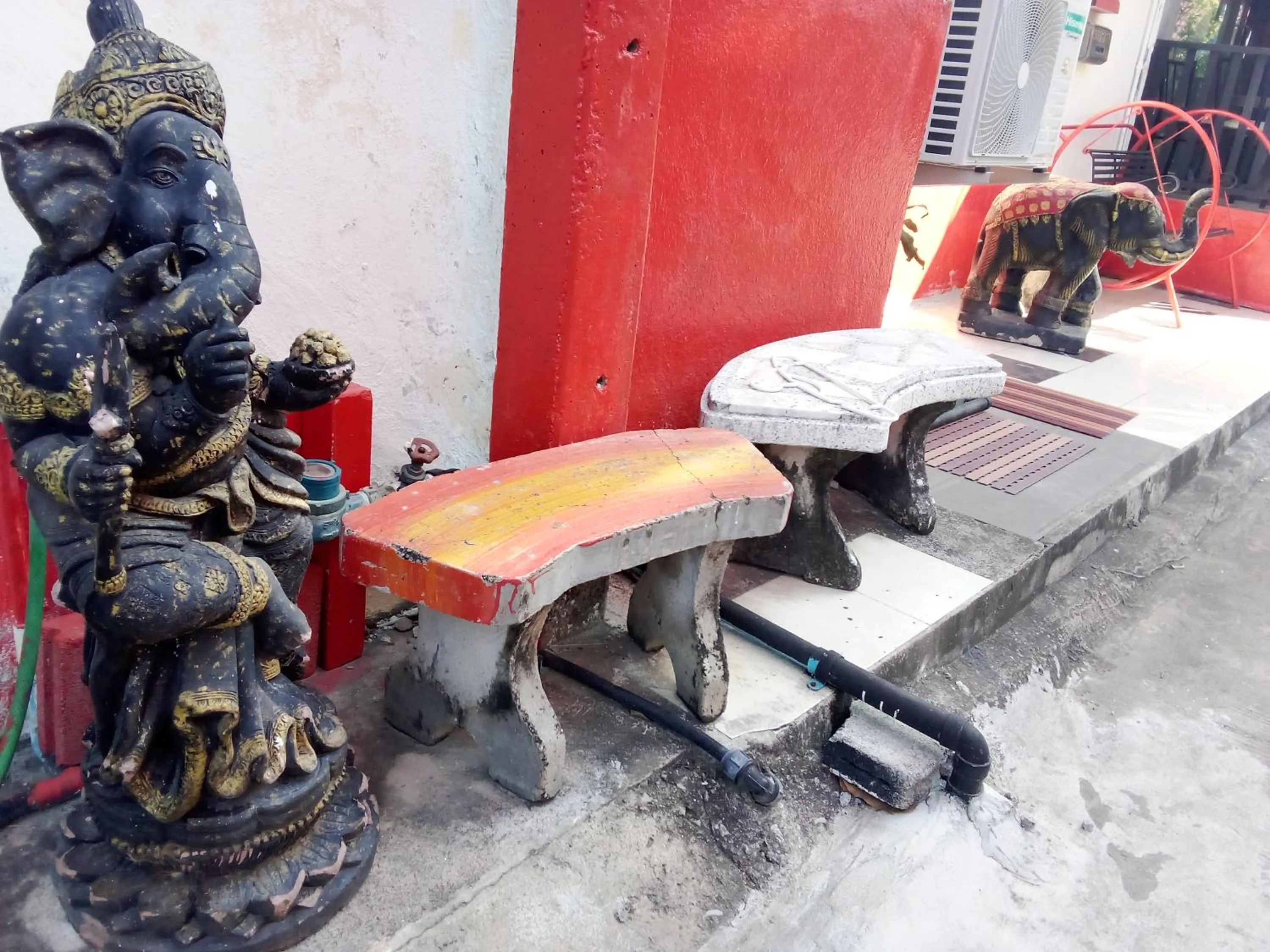 BEN & LEK GUESTHOUSE