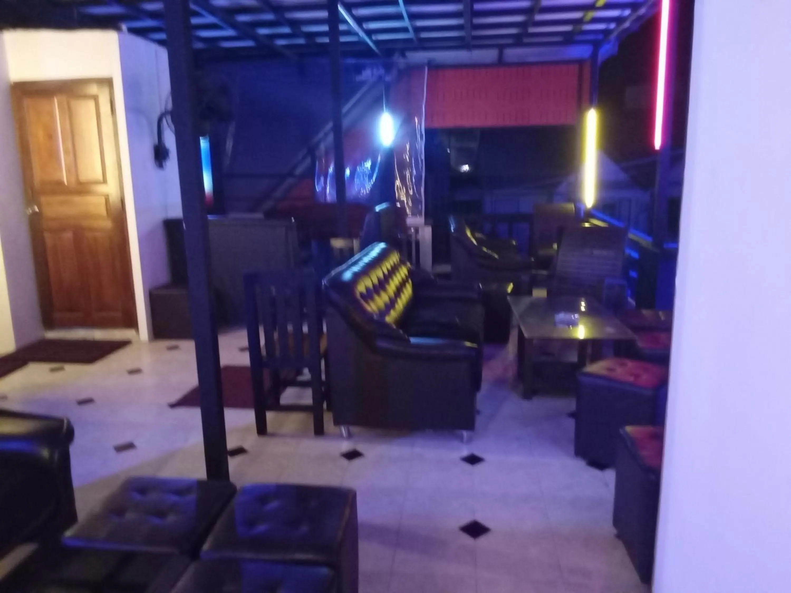 BEN & LEK GUESTHOUSE