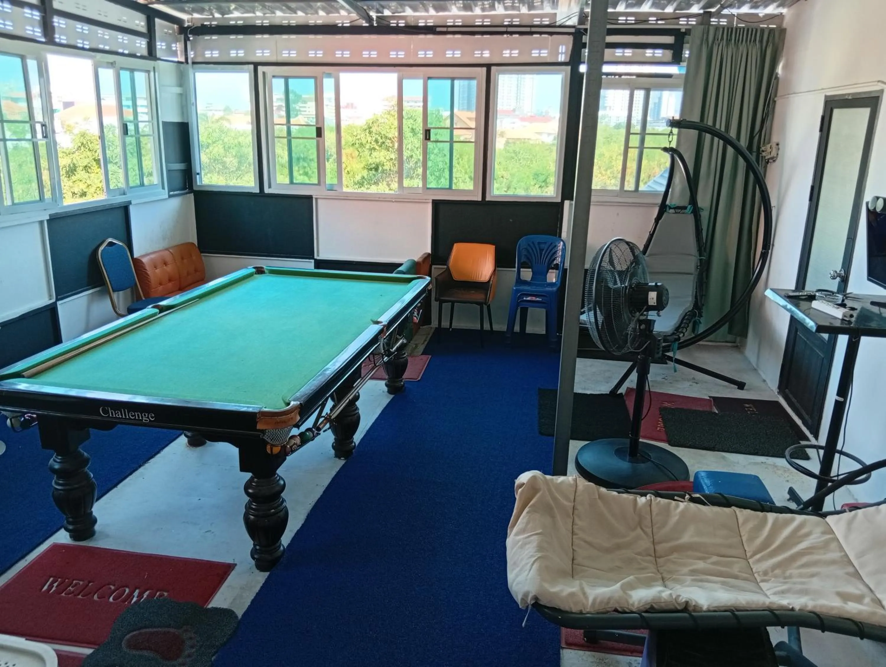 Billiard in BEN & LEK GUESTHOUSE