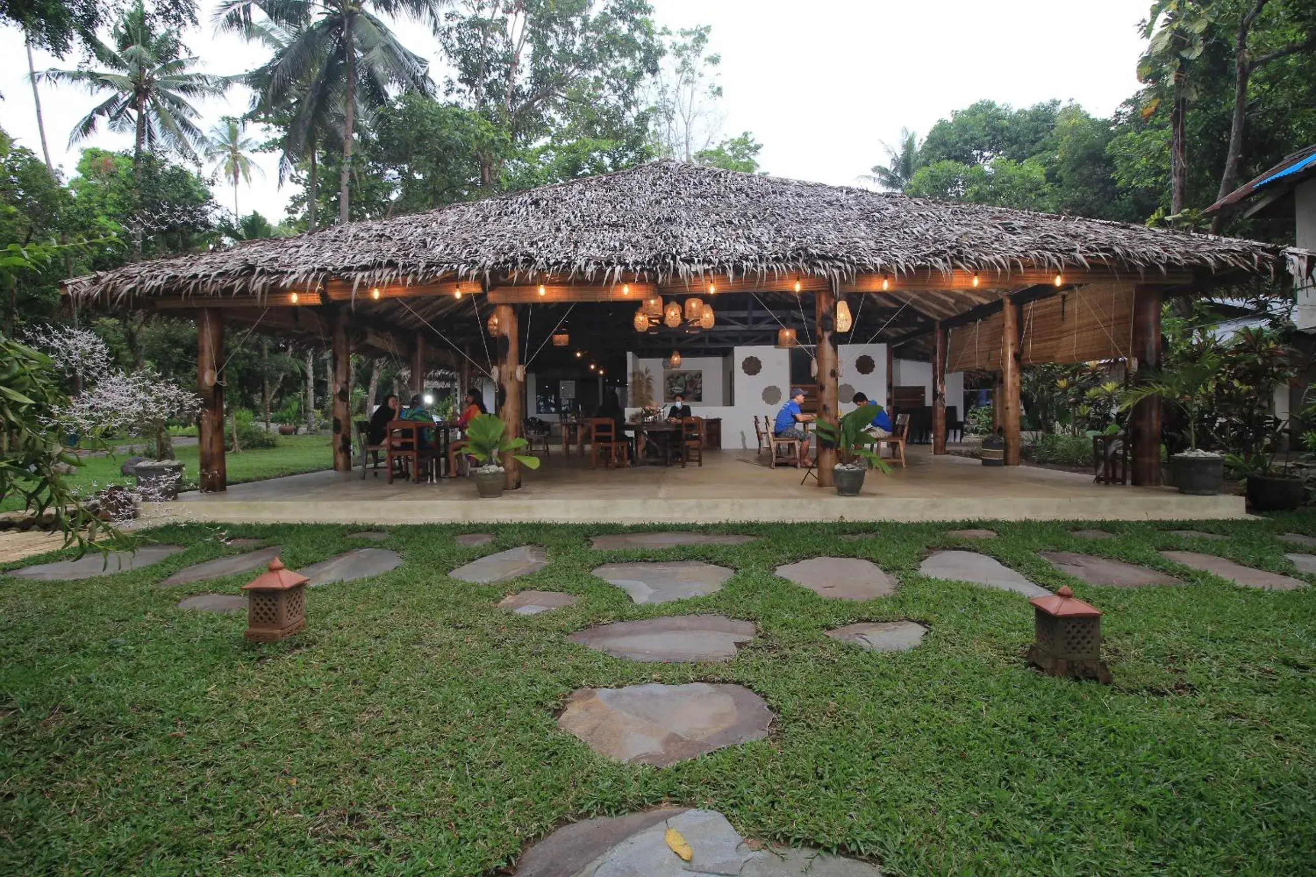 Restaurant/places to eat in Murex Dive Resort