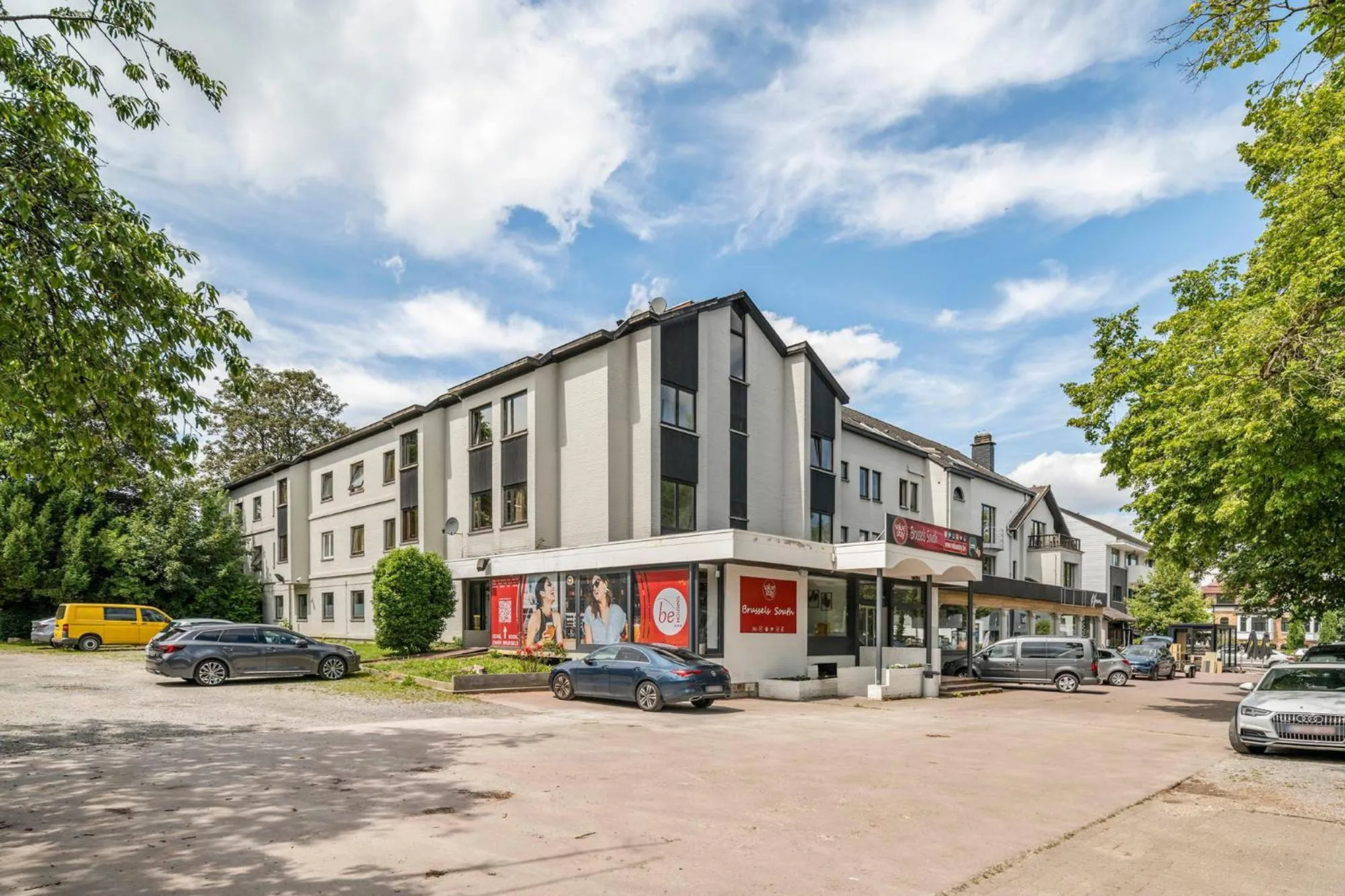 Property building in Sleep & Go Brussels South