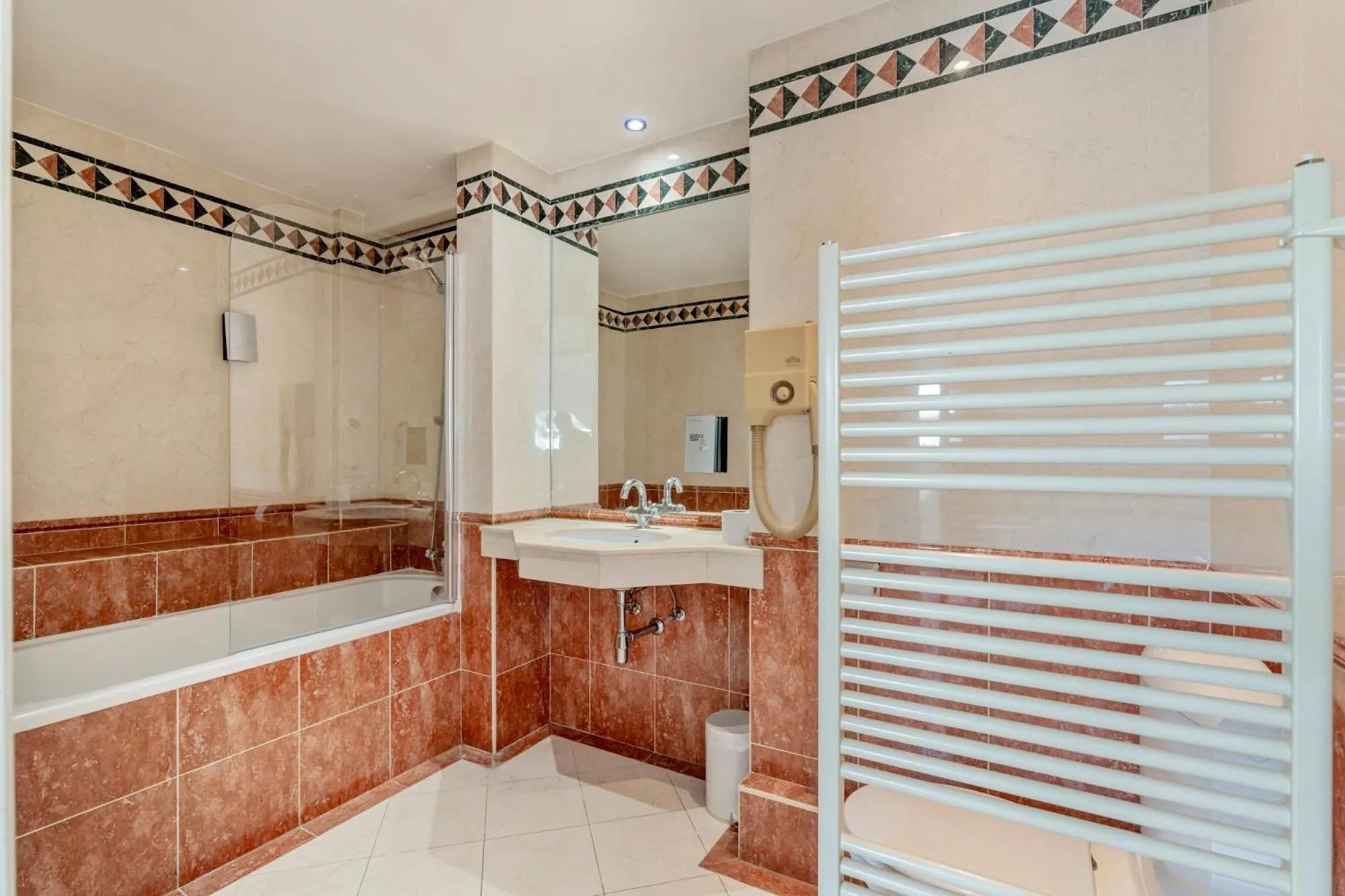 Bathroom in Sleep & Go Brussels South