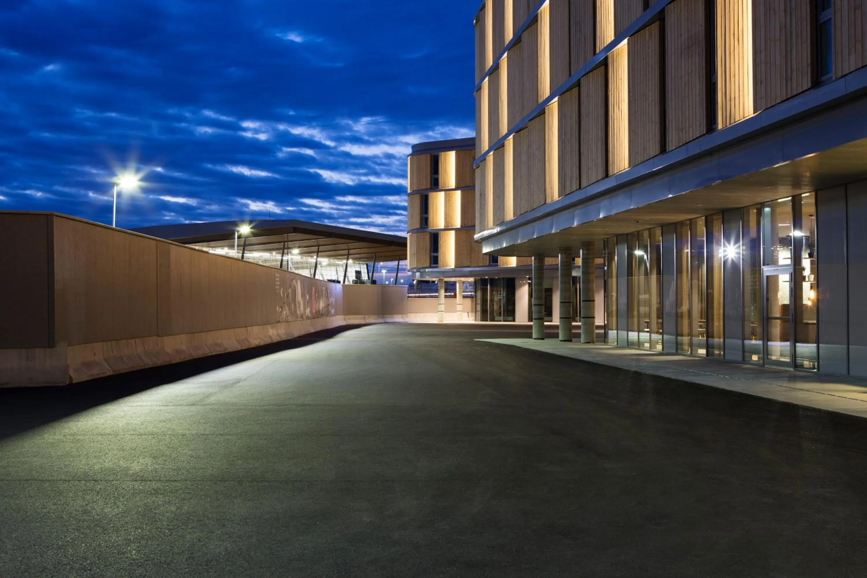 Facade/entrance in Comfort Hotel Bergen Airport