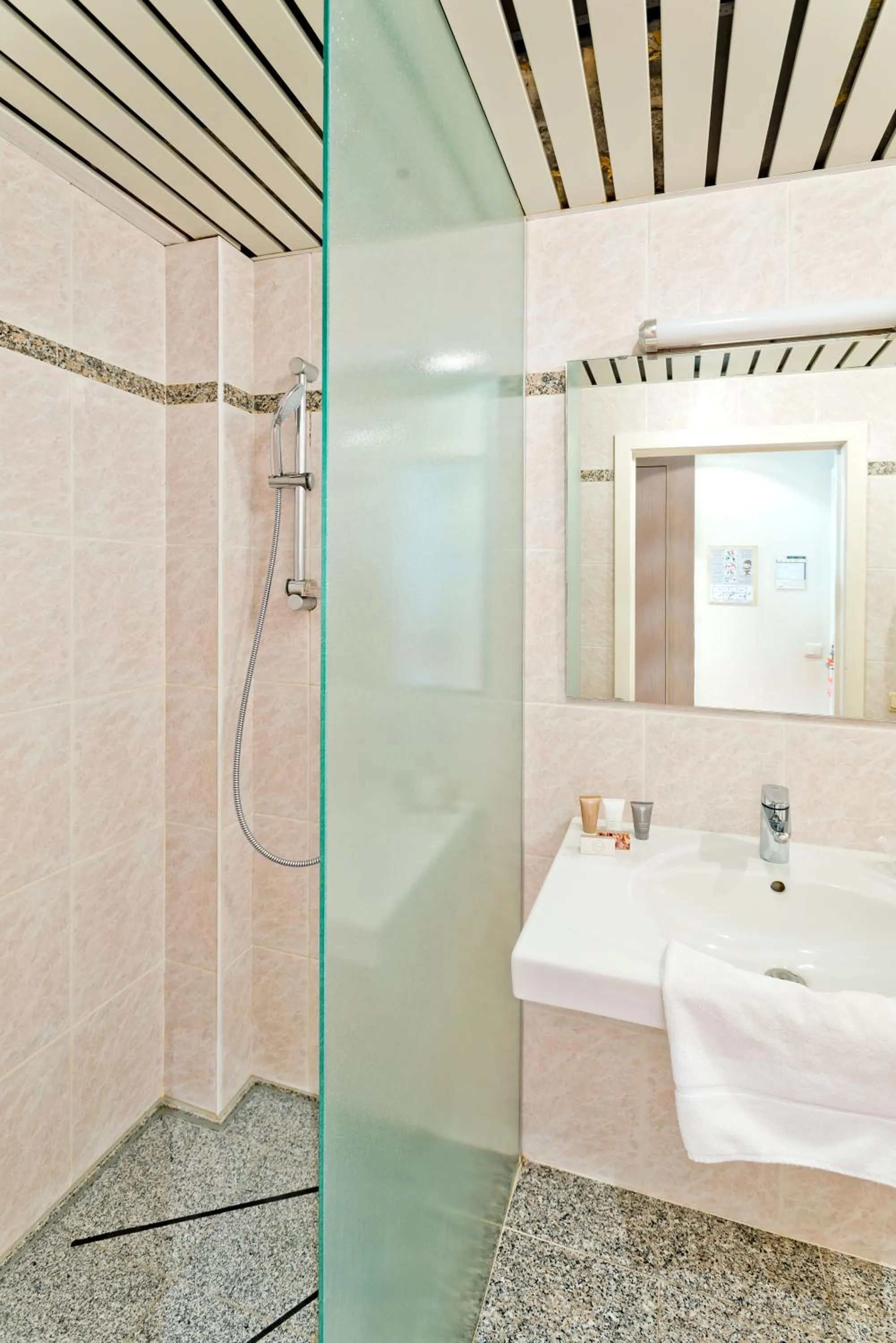 Shower in Hotel Adagio