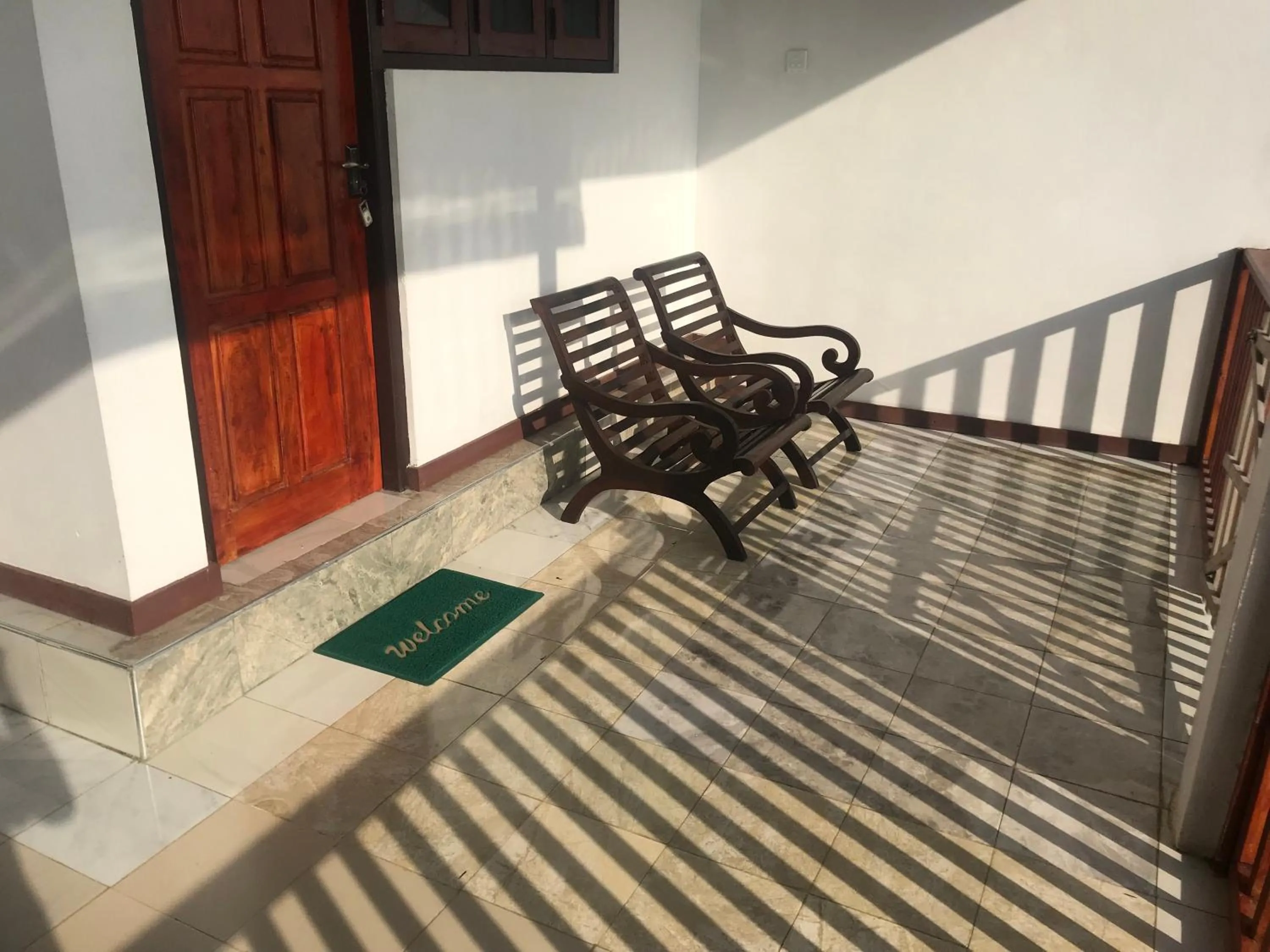 Deluxe Double Room (2 Adults + 1 Child) in Anoleth