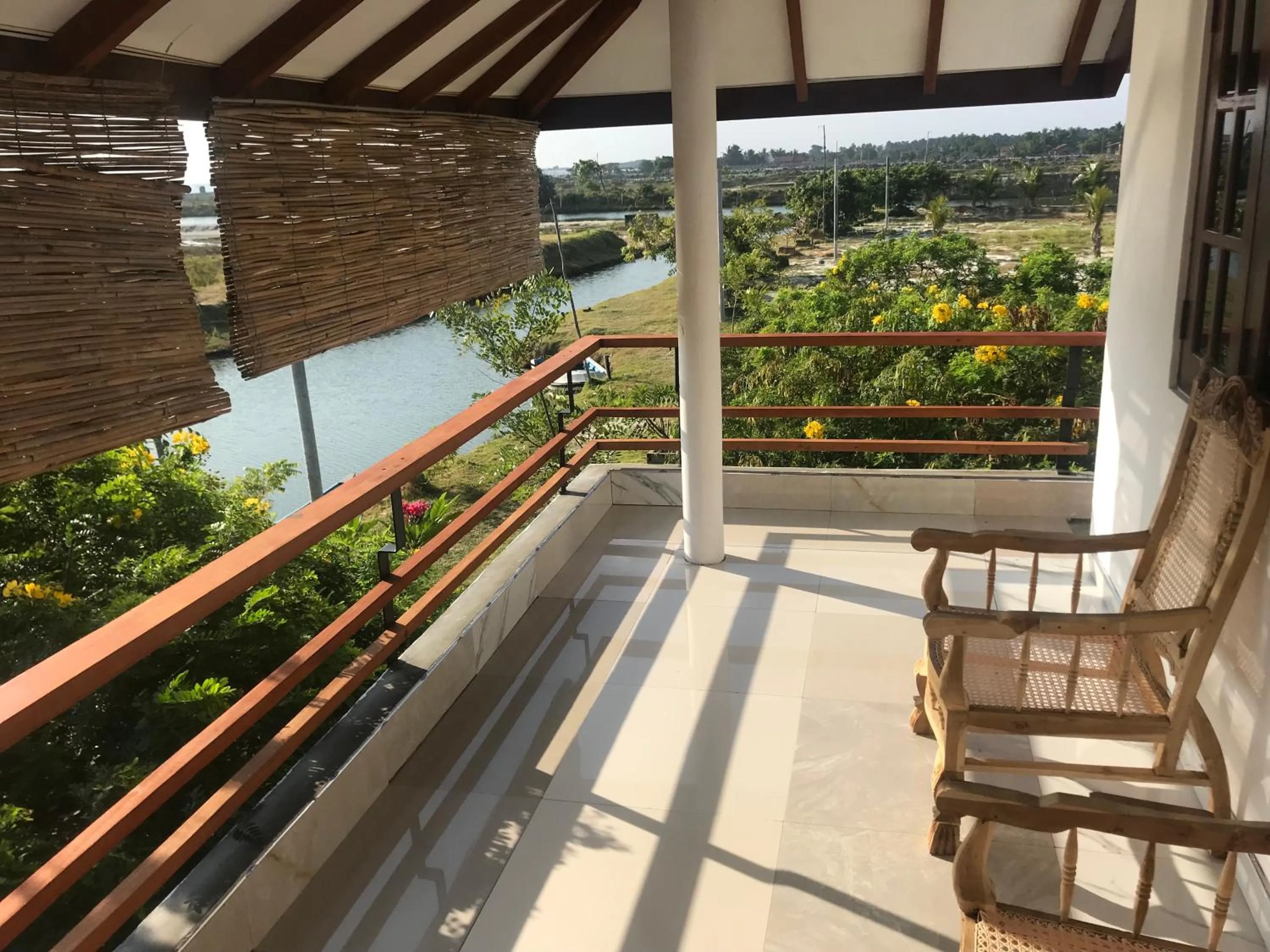 Deluxe Double or Twin Room with Lake View in Anoleth