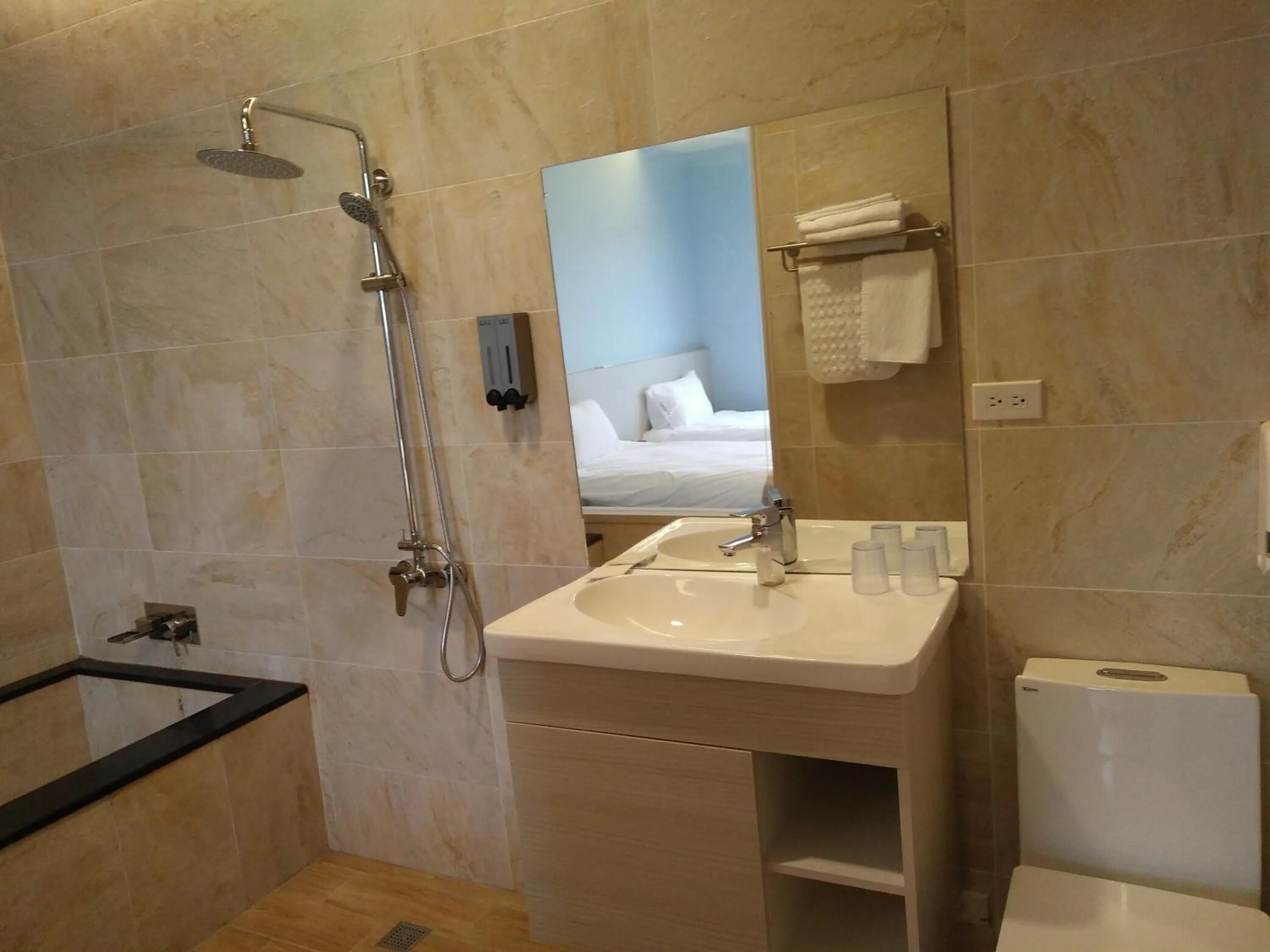 Shower, Bathroom in Starry Inns
