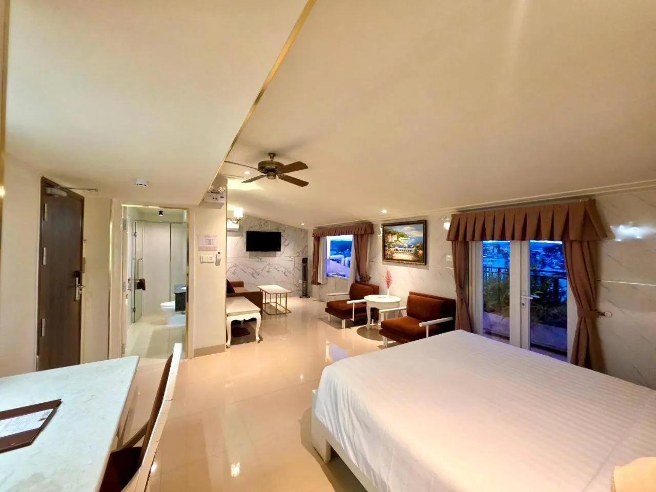 Bed in Tulip Hotel 3