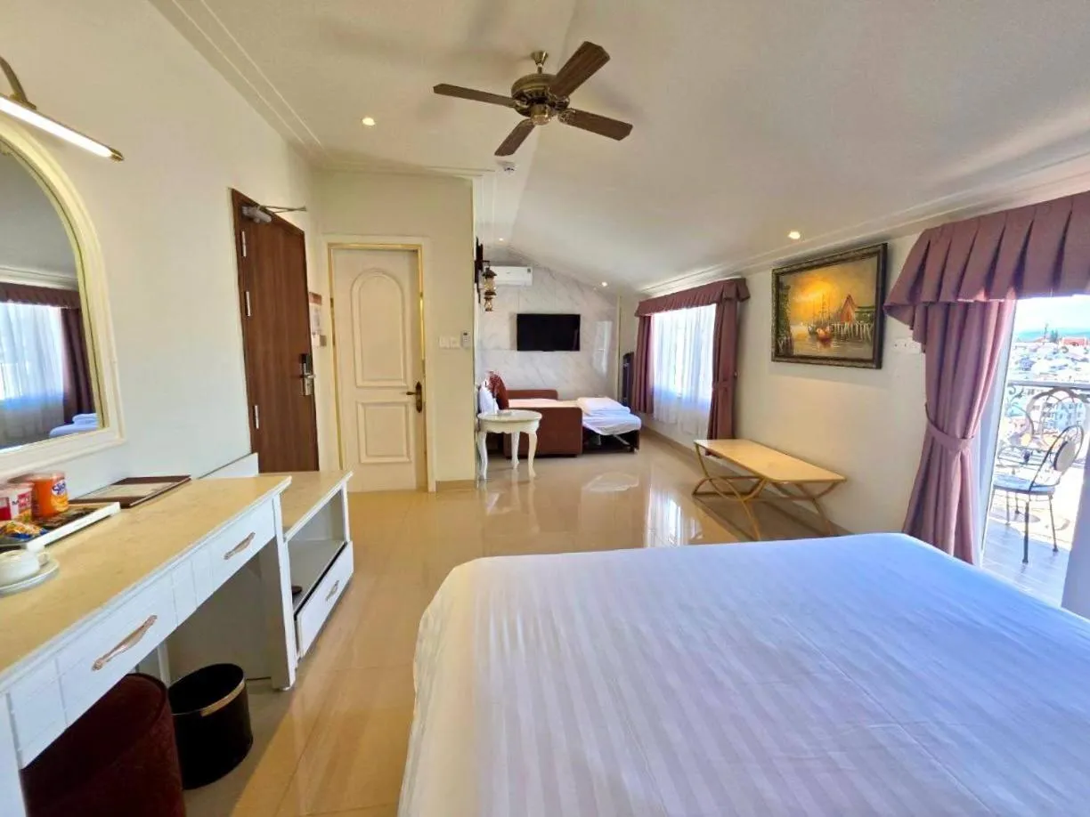 Bed in Tulip Hotel 3