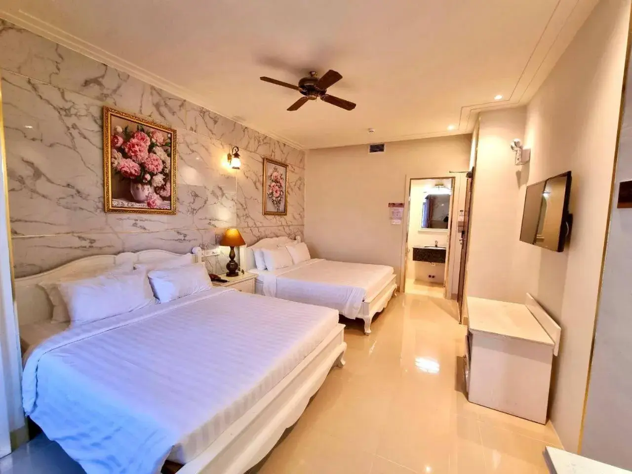 Bed in Tulip Hotel 3 Bed in Tulip Hotel 3