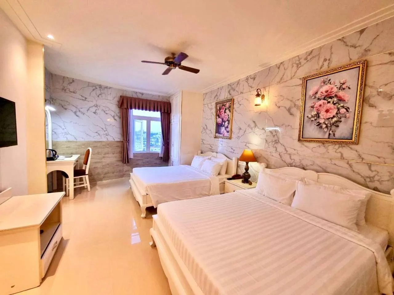 Bed in Tulip Hotel 3