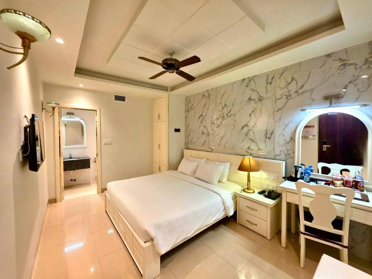 Bed in Tulip Hotel 3