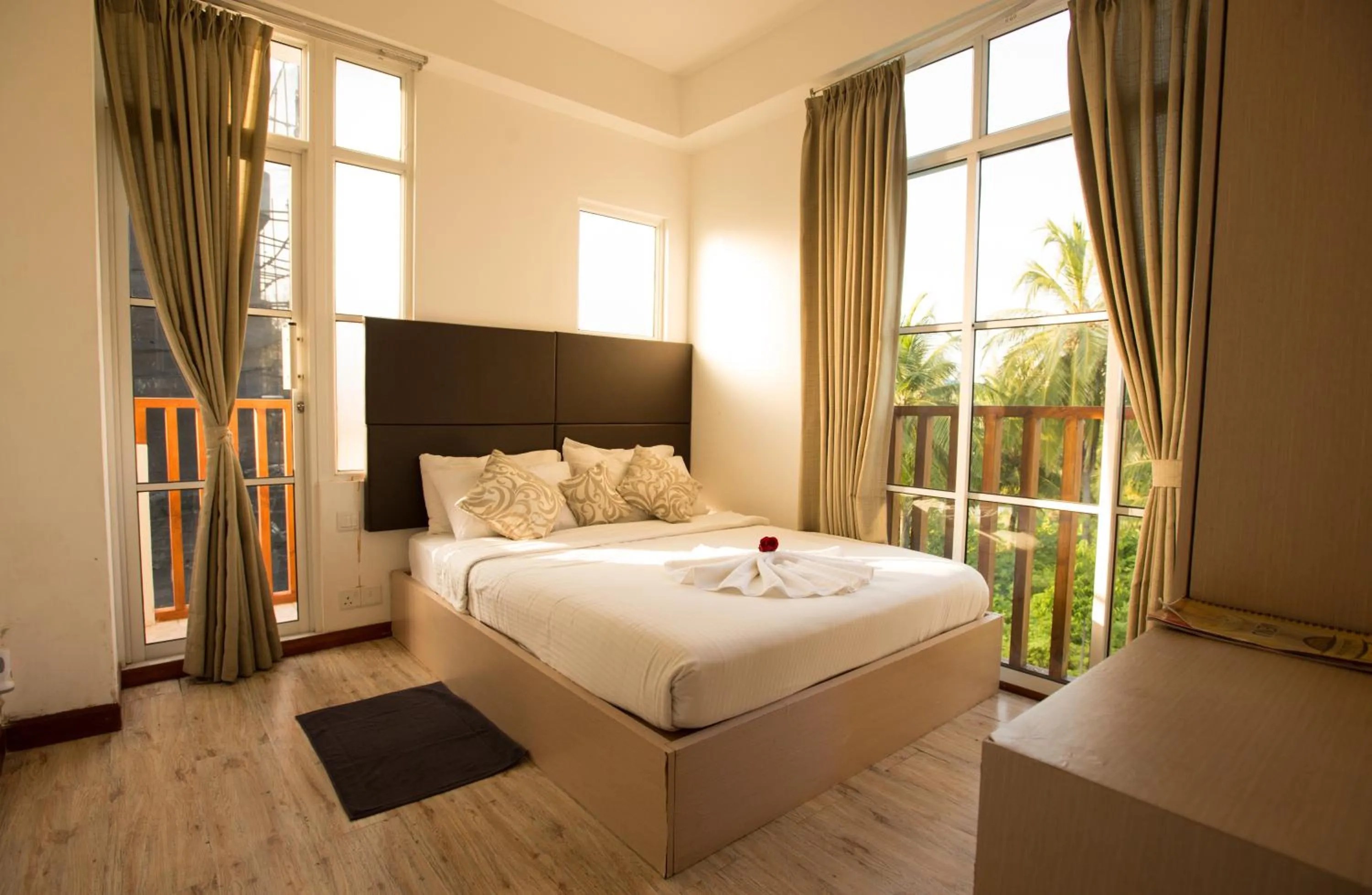 Photo of the whole room, Bed in Express Inn at Hulhumale