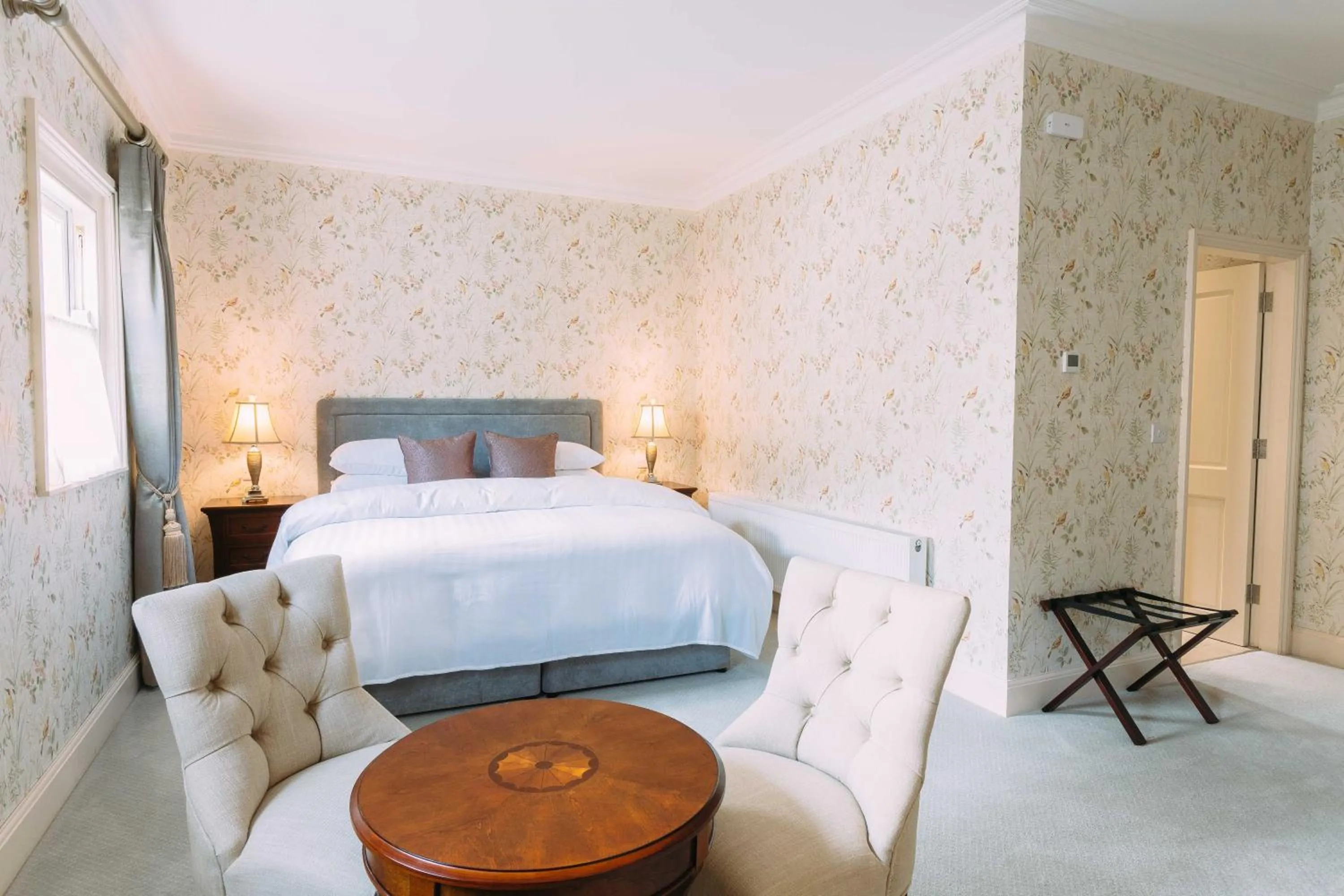 Seating area, Bed in Armada House