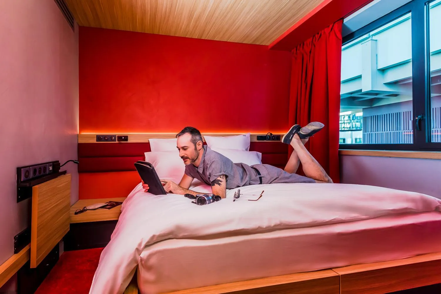 Bedroom, Bed in YOOMA Urban Lodge Tour Eiffel