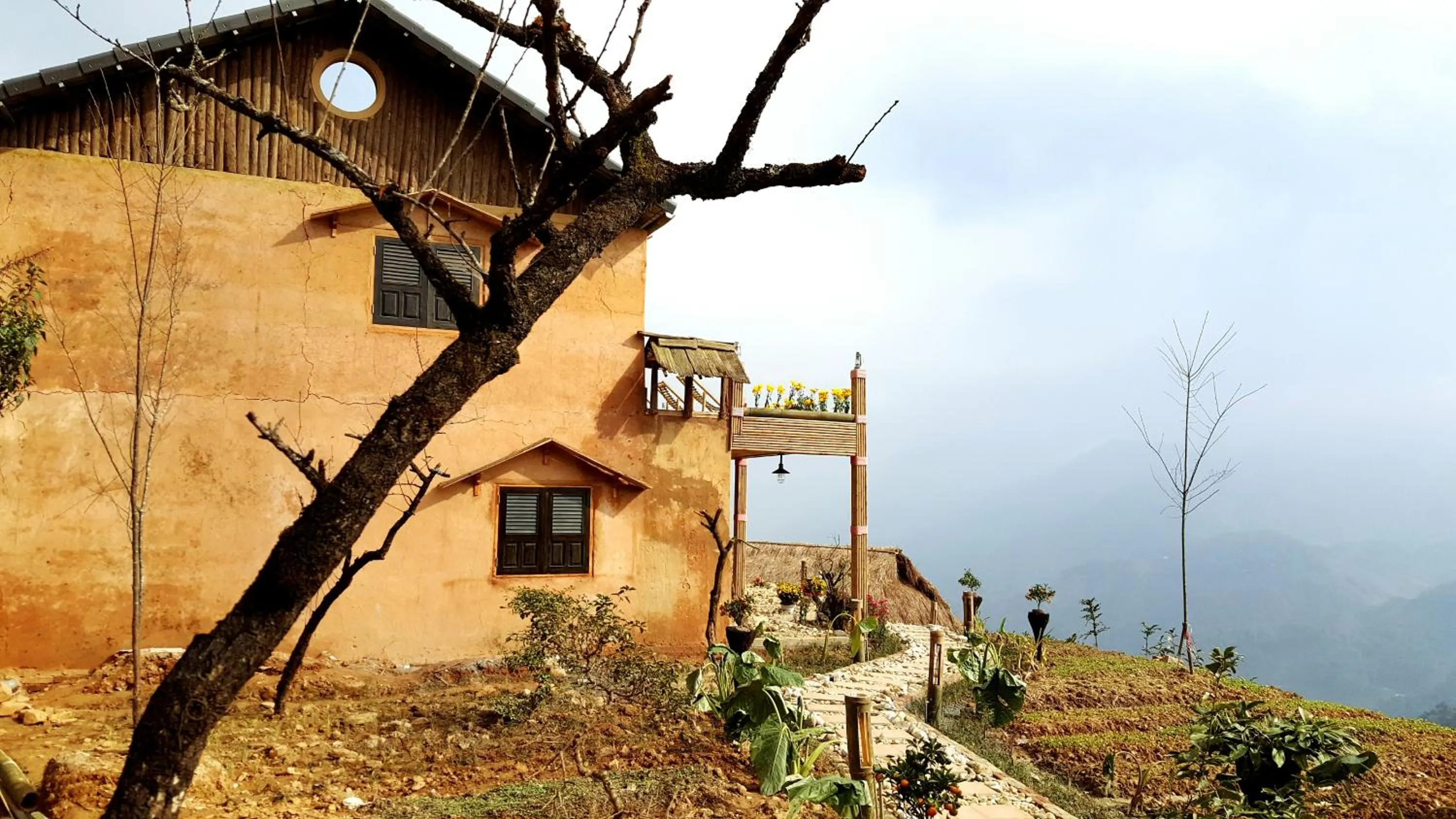 Patio in Sapa Clay House - Mountain Retreat