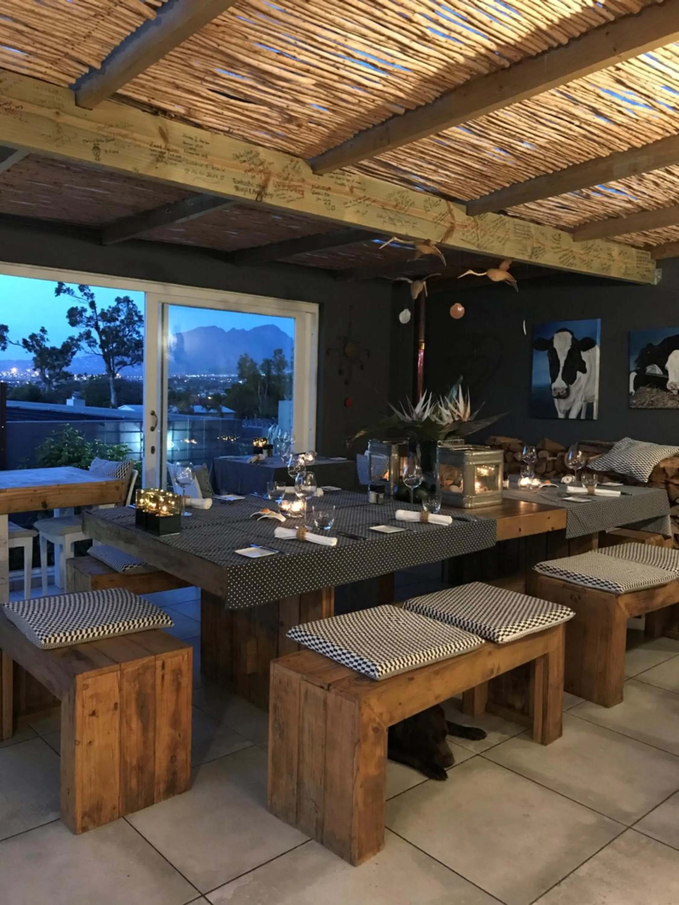 Dining area in Bloemenzee Boutique B&B