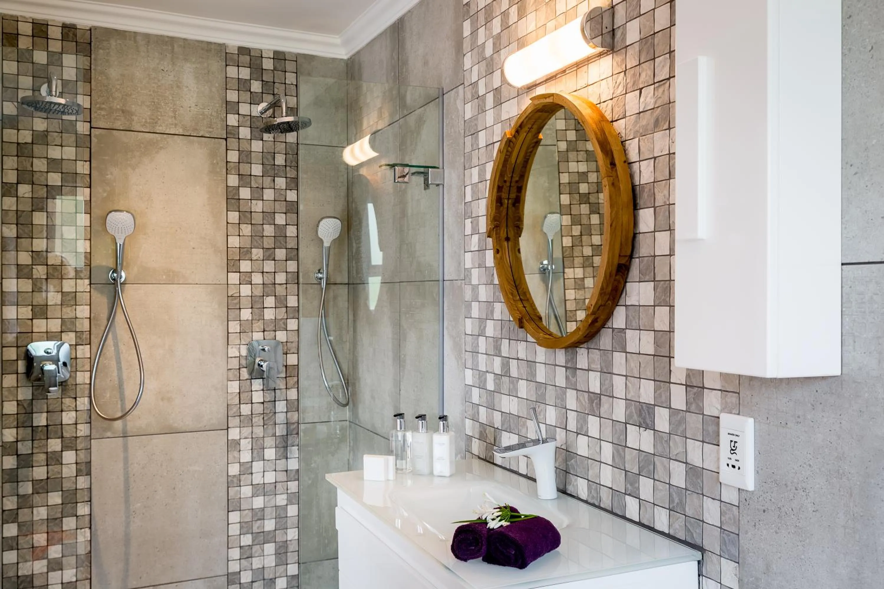 Photo of the whole room in Bloemenzee Boutique B&B