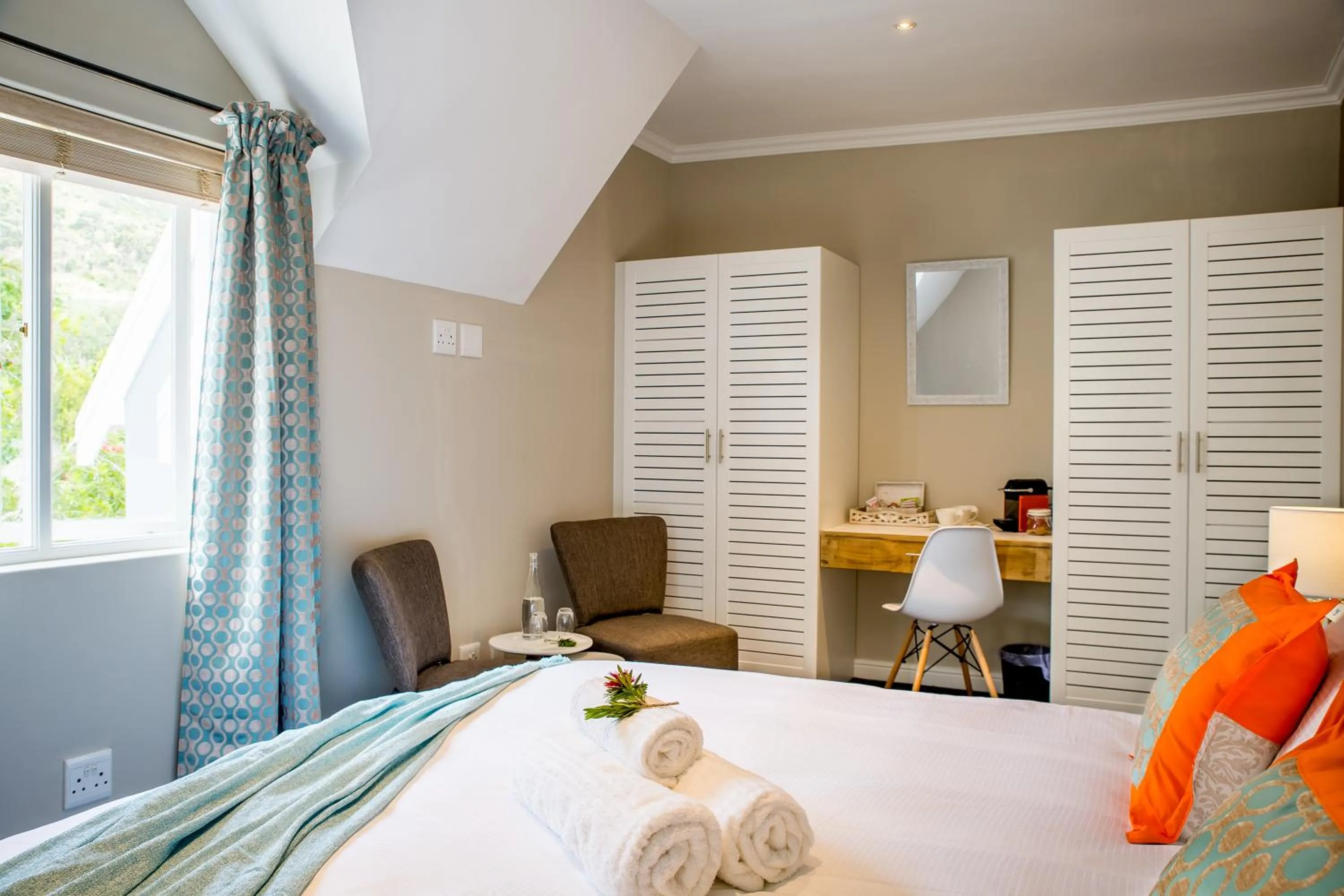Photo of the whole room, Bed in Bloemenzee Boutique B&B