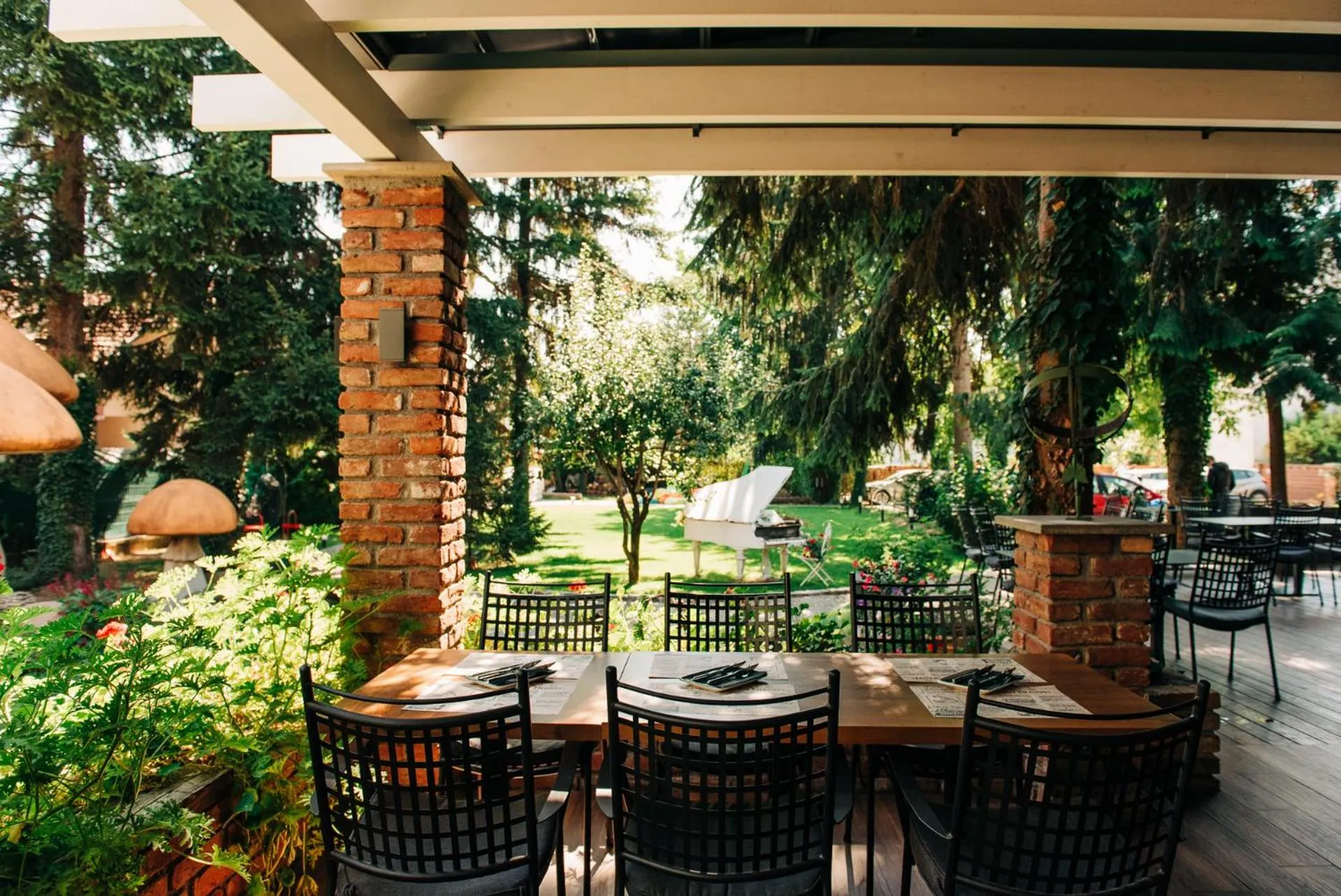 Restaurant/places to eat in Sundial Boutique Hotel