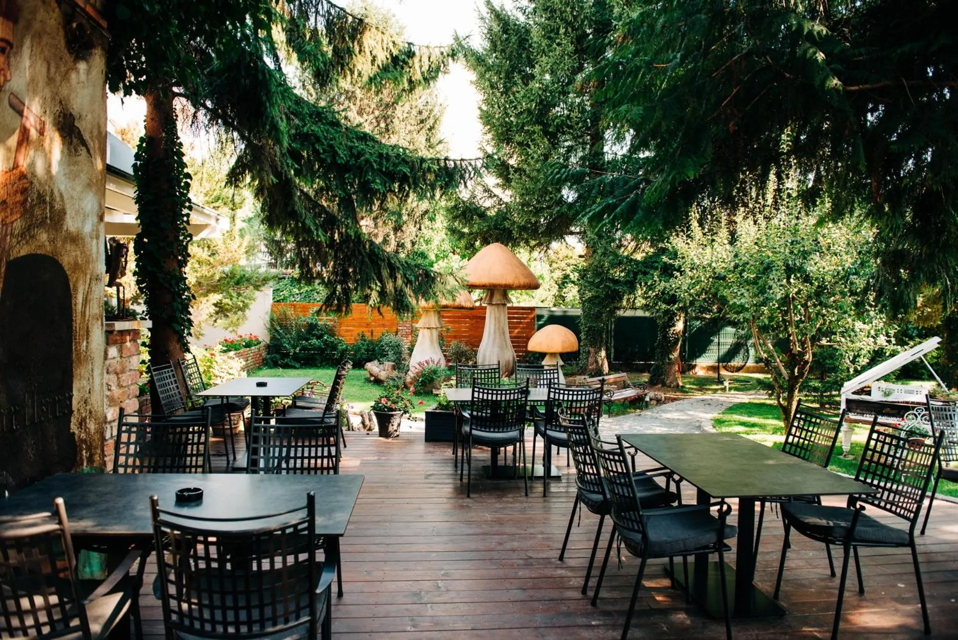 Restaurant/places to eat in Sundial Boutique Hotel