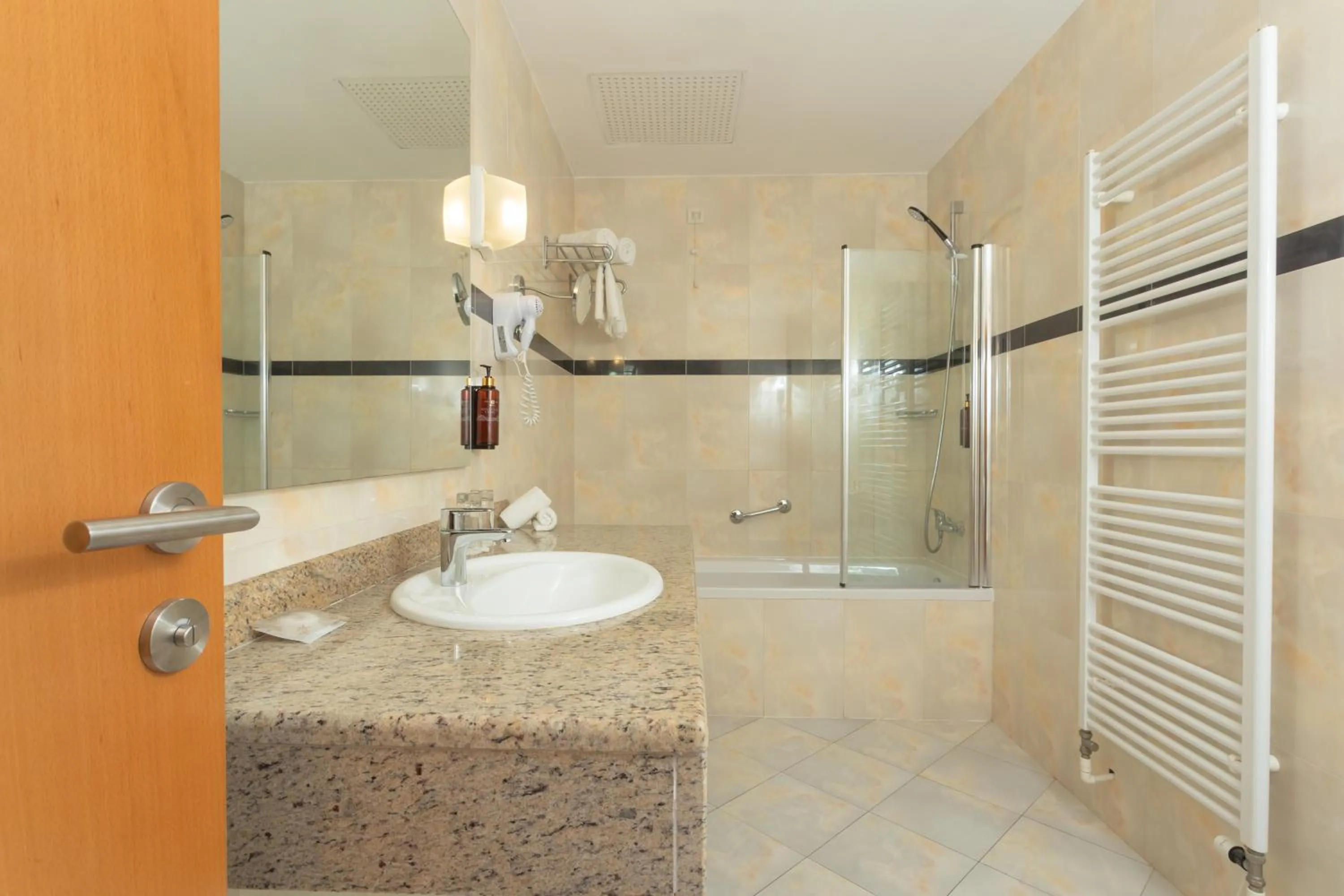 Bathroom in Family Hotel La Luna - All inclusive