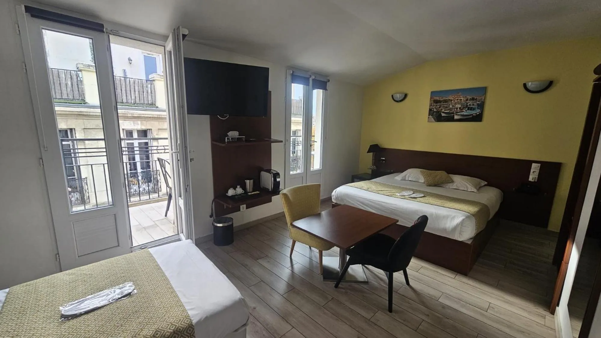 Bed in Massilia hôtel