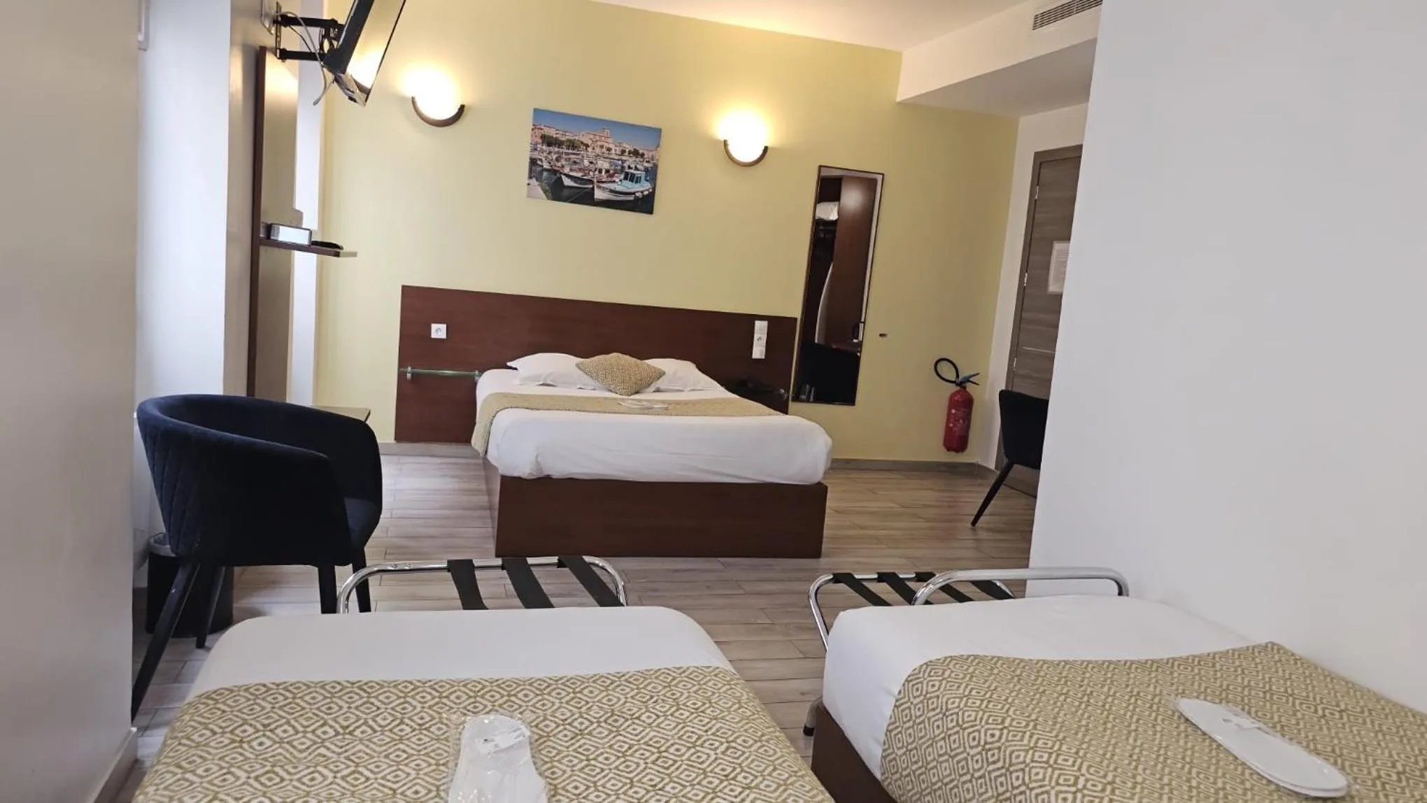 Bed in Massilia hôtel