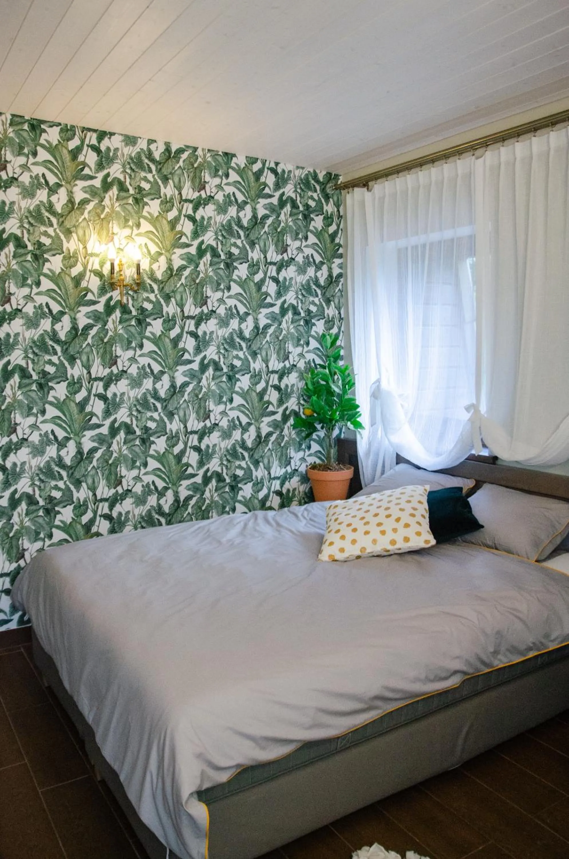 Bedroom, Bed in Park Apartments