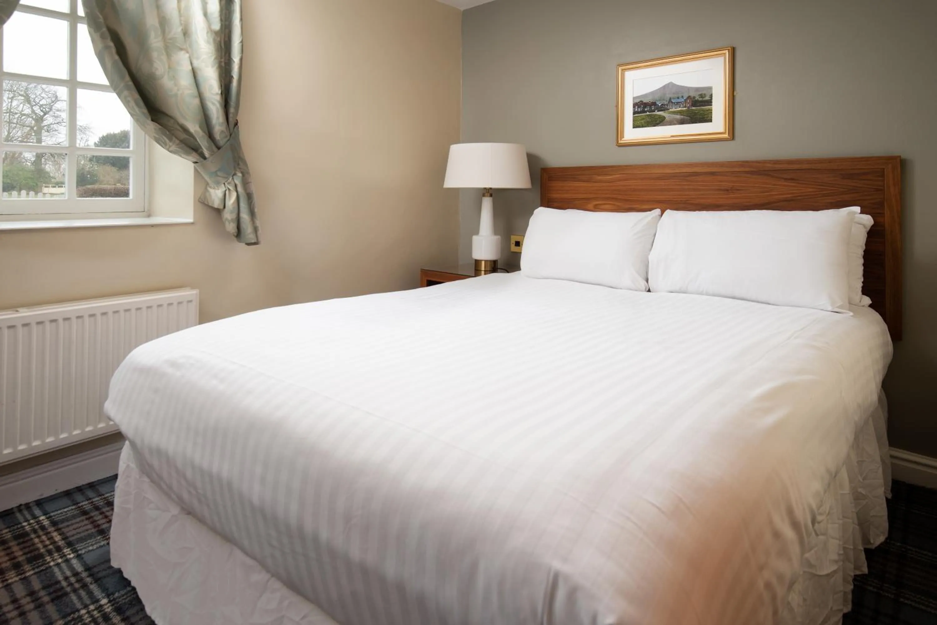 Bed in The King's Head Inn - The Inn Collection Group