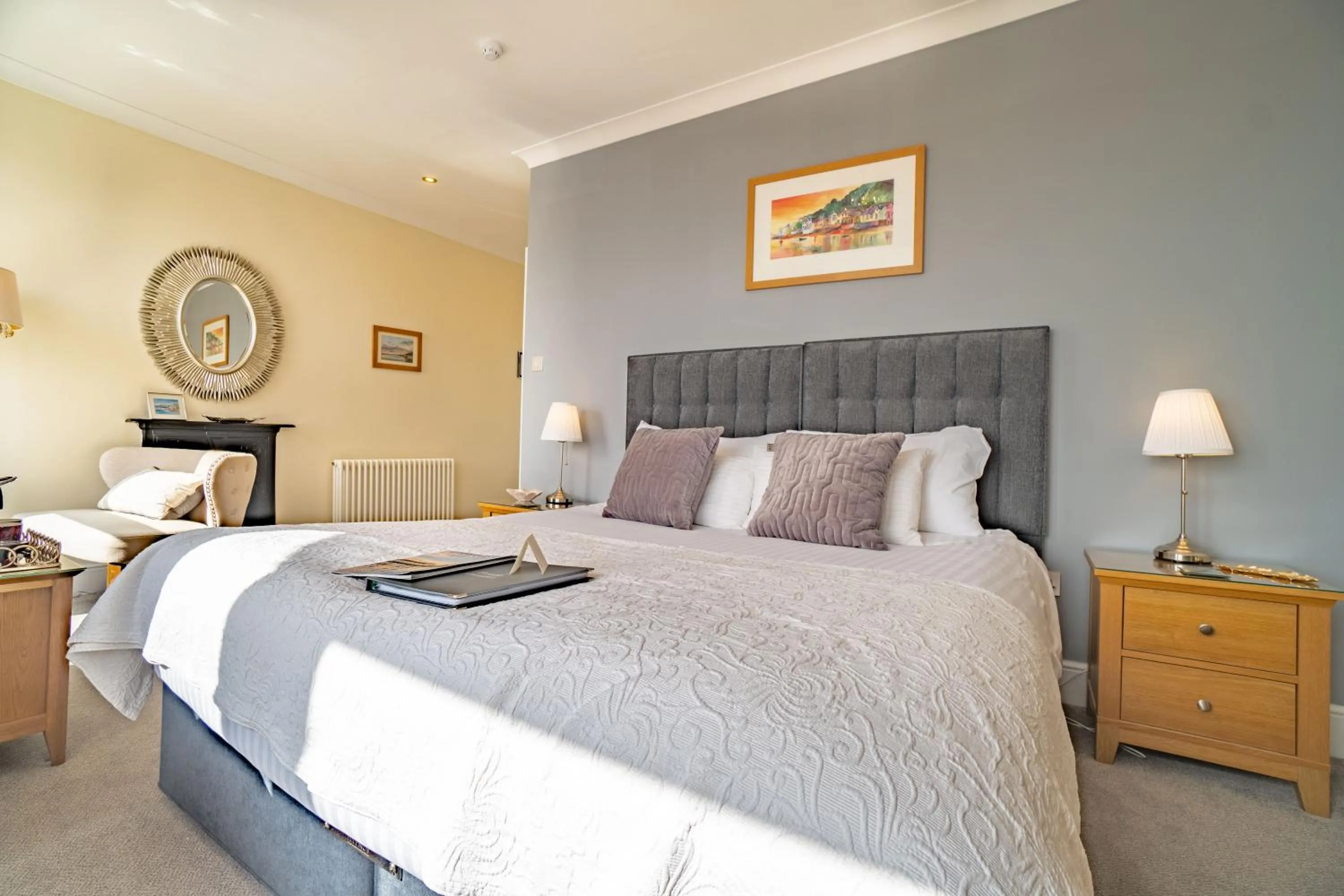 Photo of the whole room, Bed in Awel y Mor