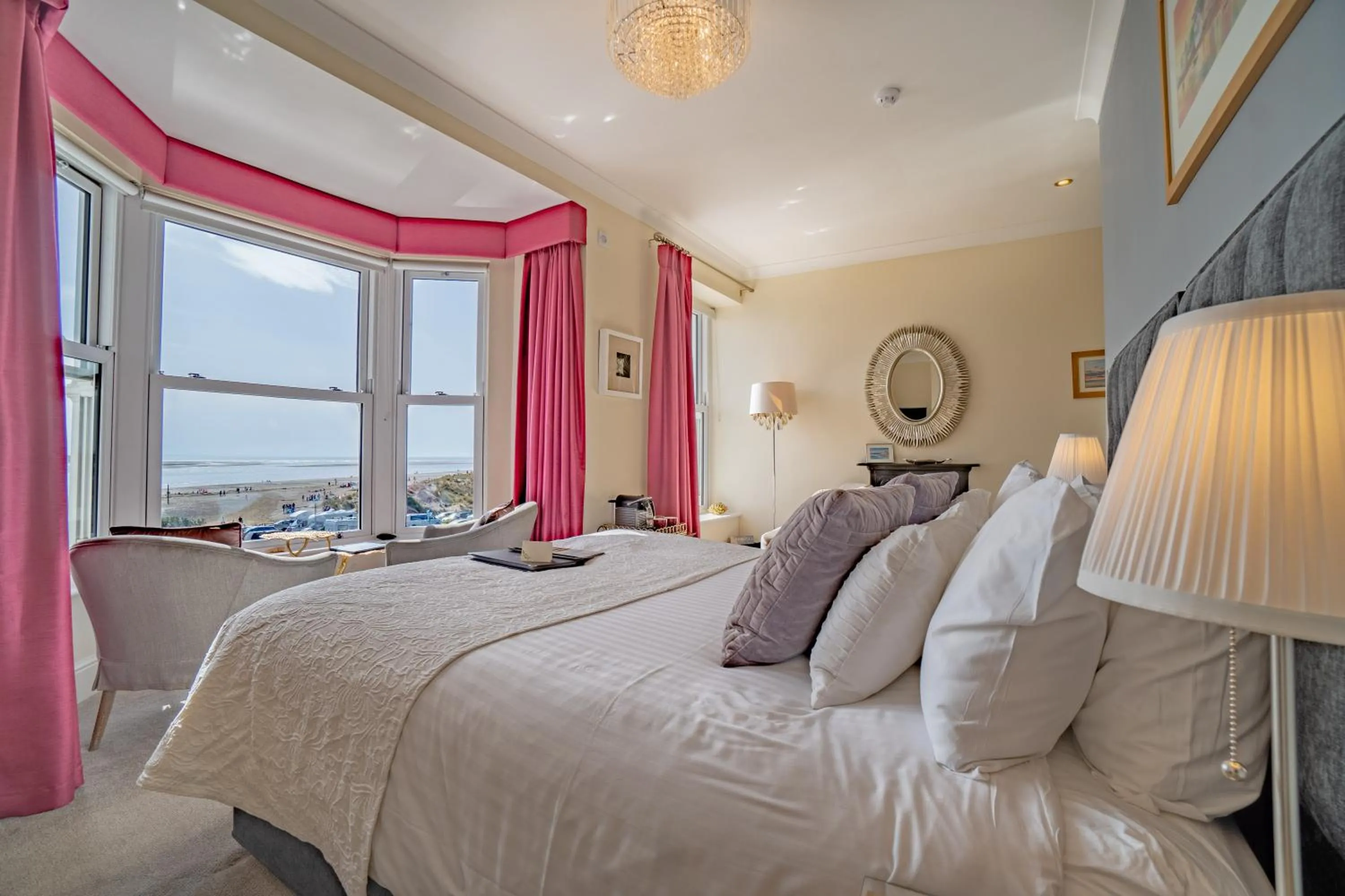 Photo of the whole room, Bed in Awel y Mor