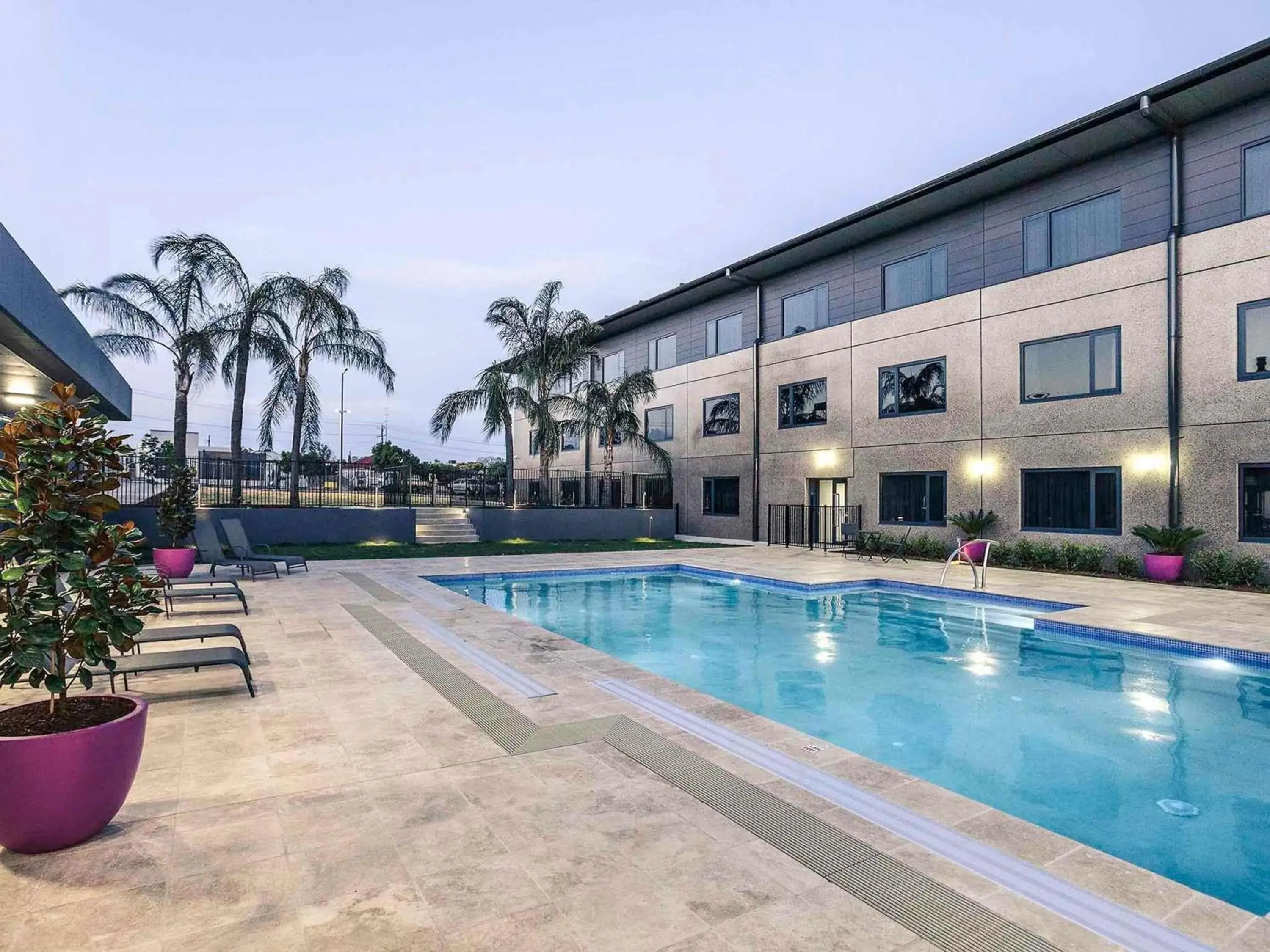 Property building in Mercure Tamworth Property building in Mercure Tamworth