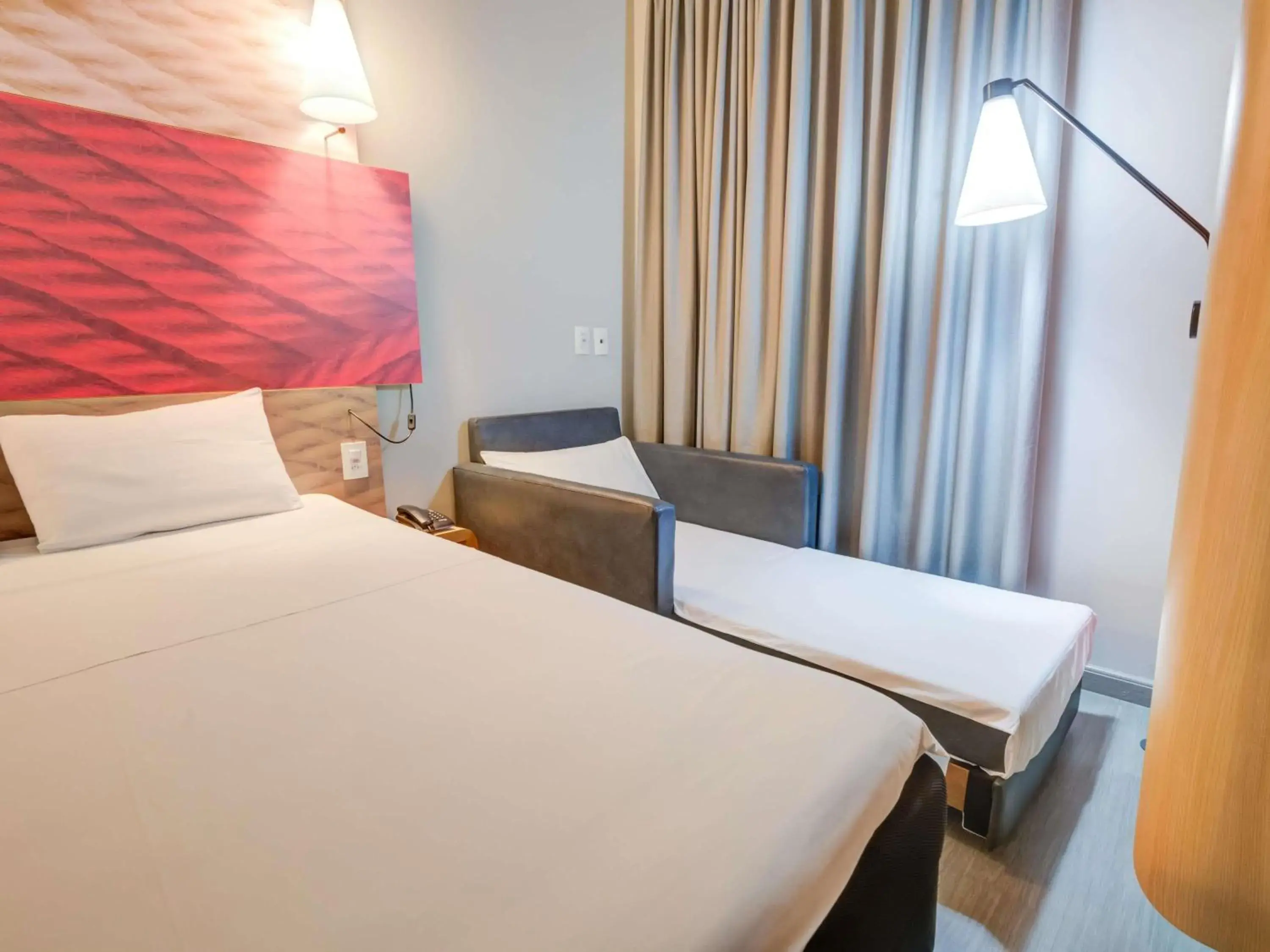 Property building, Bed in ibis Paranagua Property building, Bed in ibis Paranagua