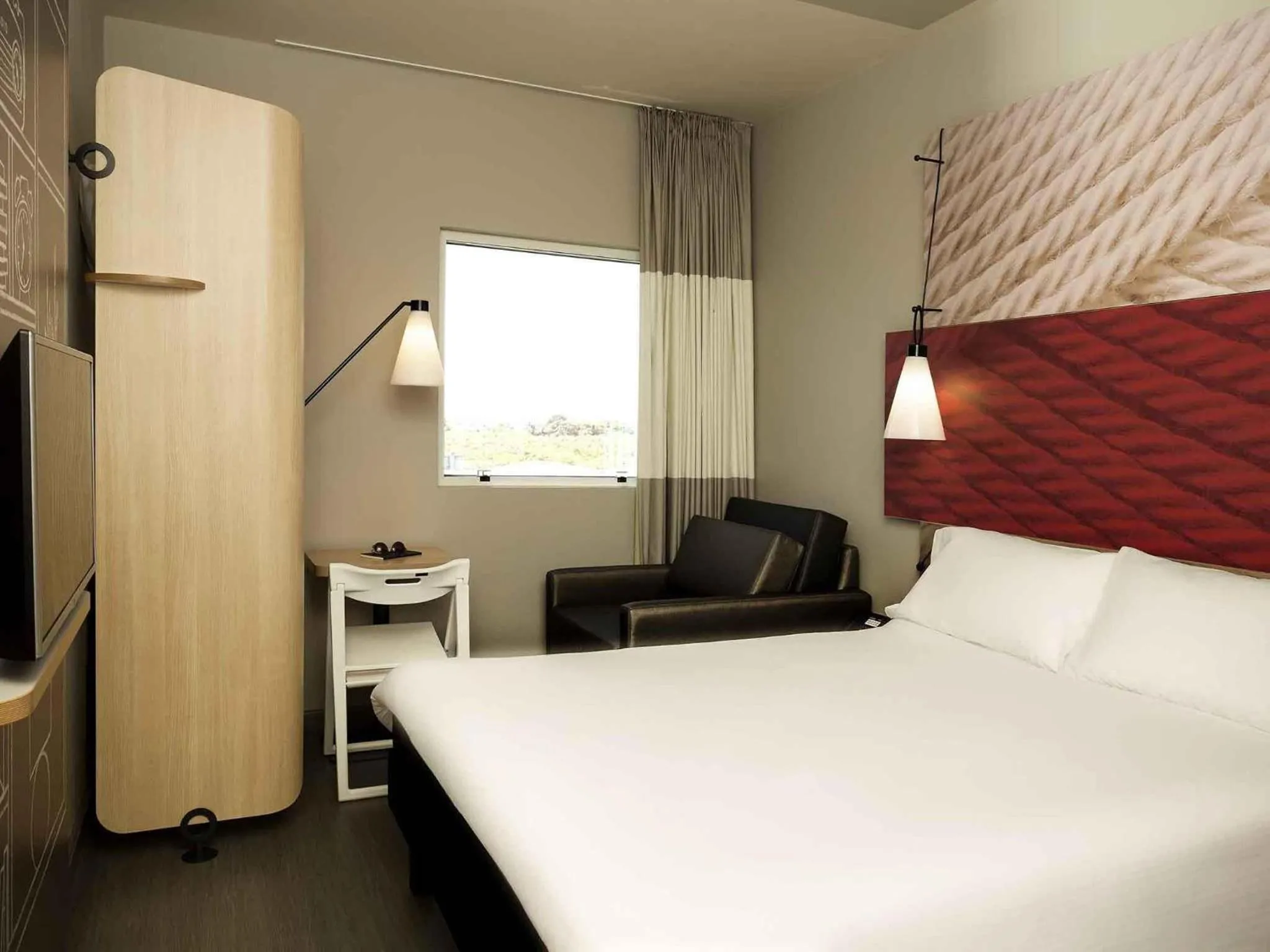 Bedroom, Bed in ibis Paranagua