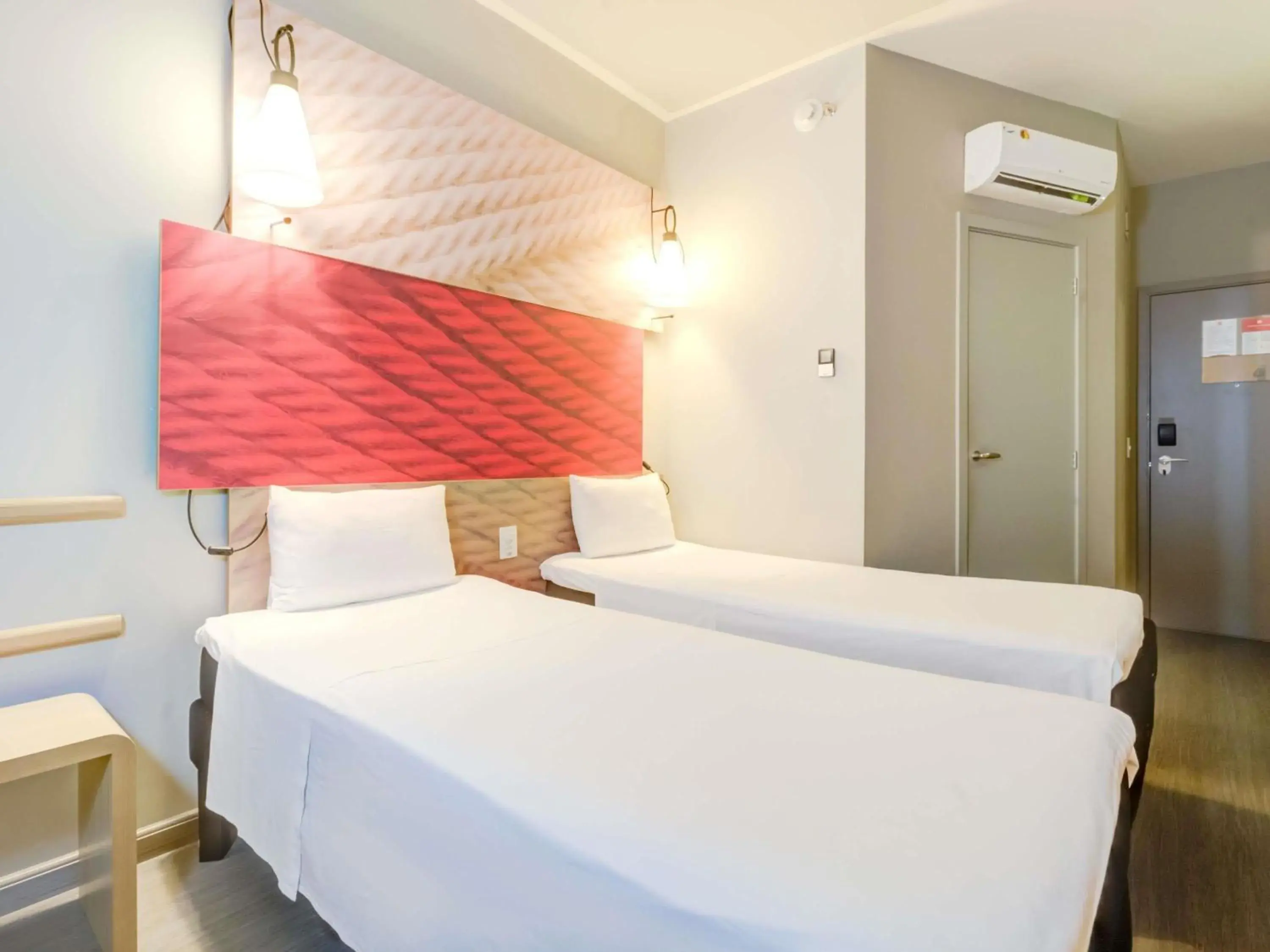 Property building, Bed in ibis Paranagua Property building, Bed in ibis Paranagua