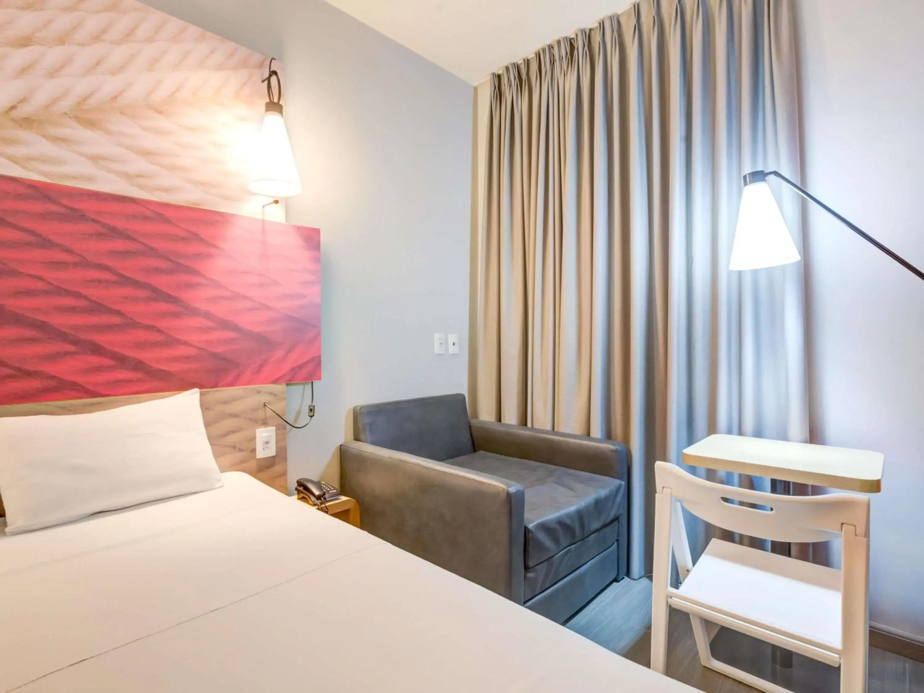 Bedroom, Bed in ibis Paranagua Bedroom, Bed in ibis Paranagua