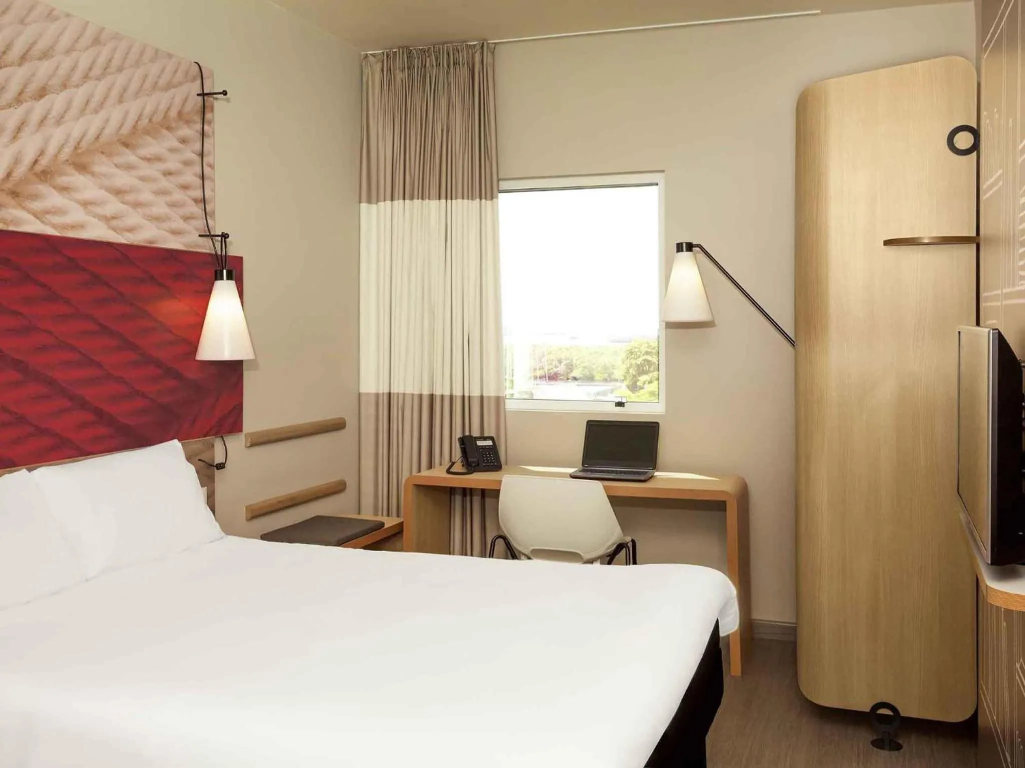 Bedroom, Bed in ibis Paranagua