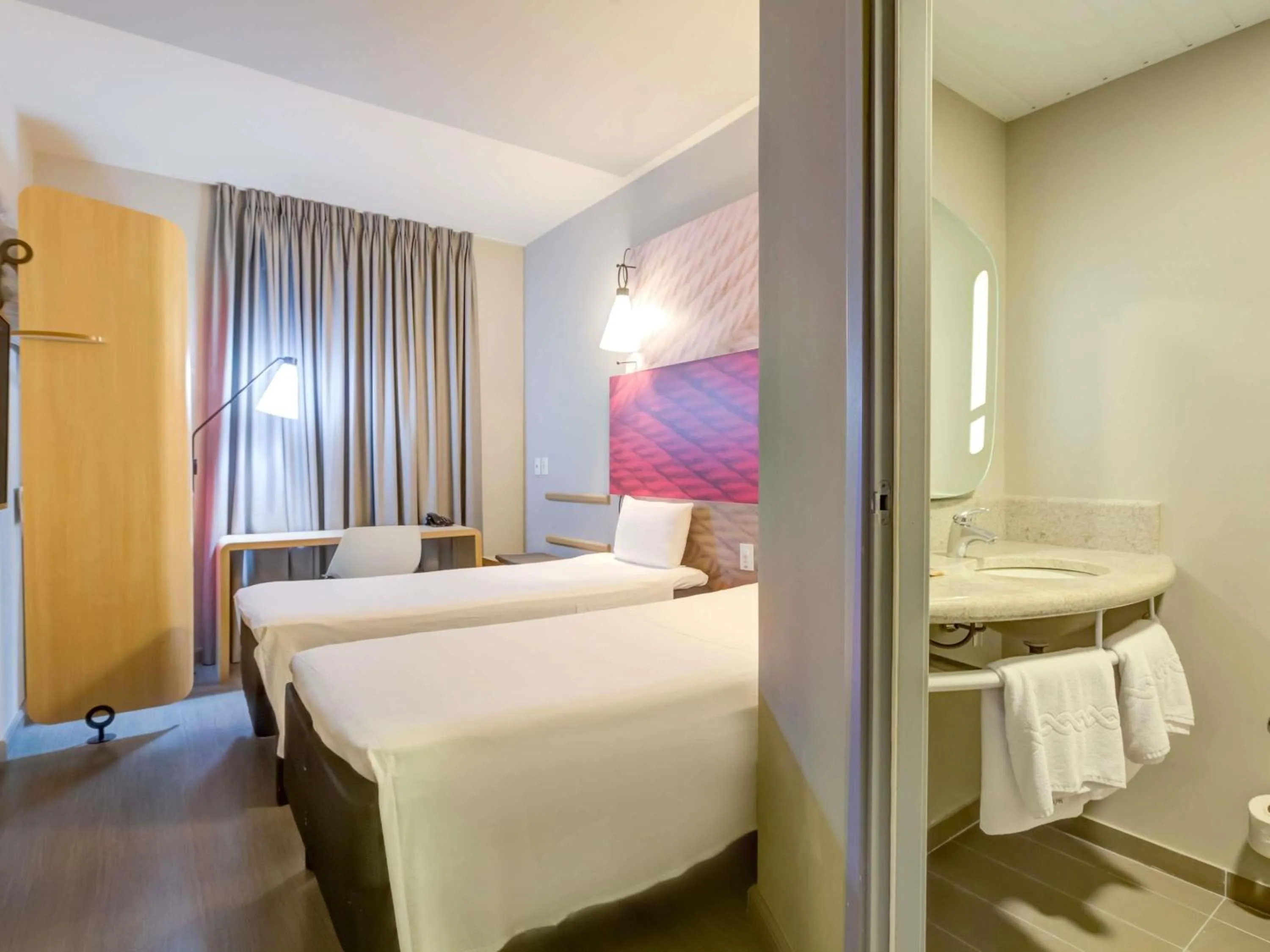 Bedroom, Bed in ibis Paranagua