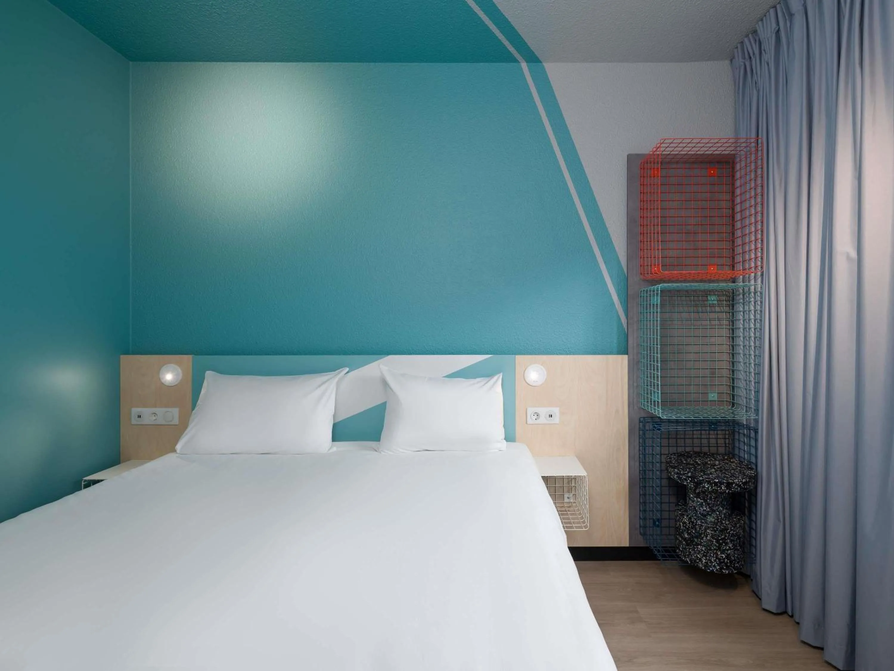 Bedroom, Bed in ibis budget Hamburg St Pauli Messe - neu renoviert