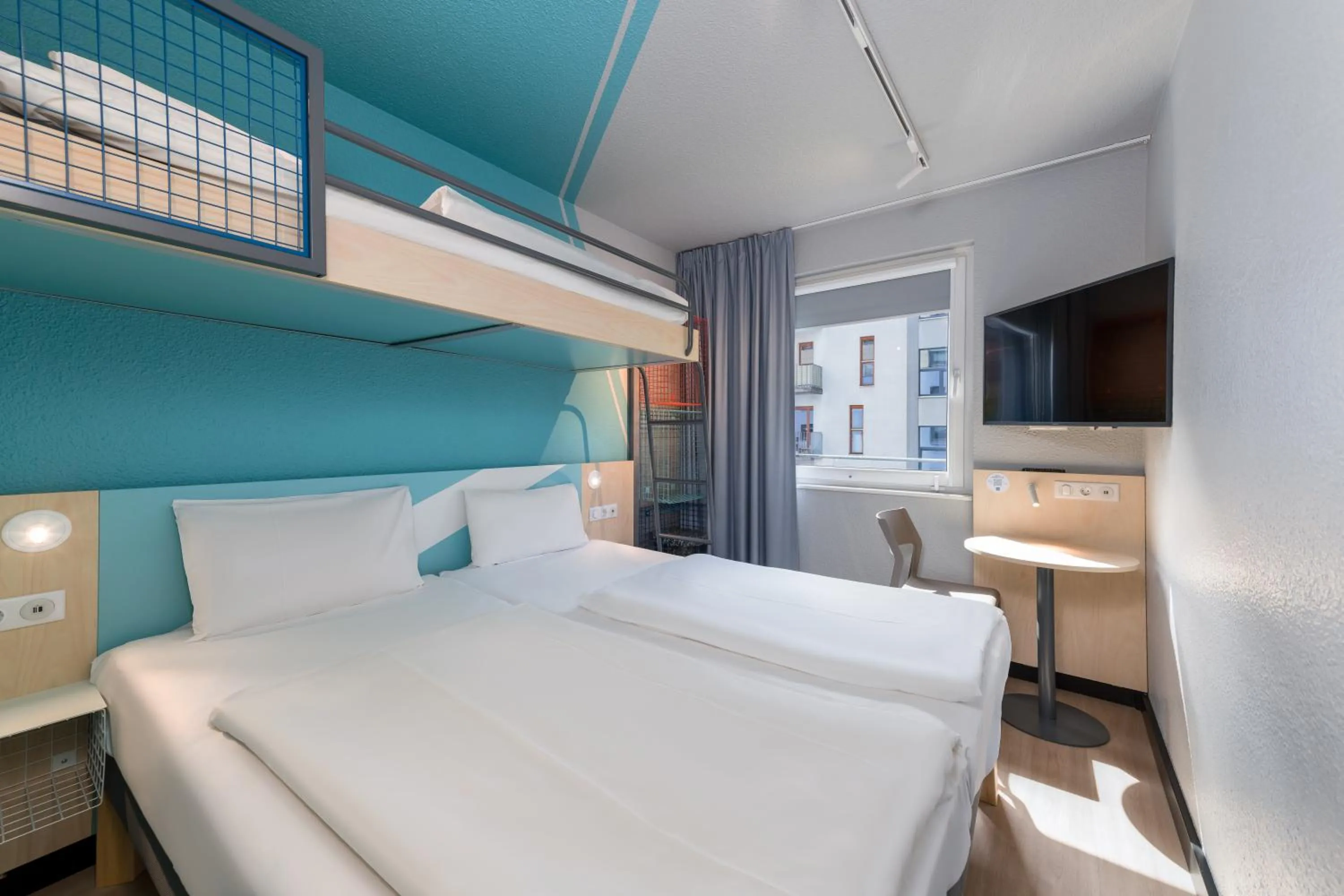 Photo of the whole room, Bed in ibis budget Hamburg St Pauli Messe - neu renoviert