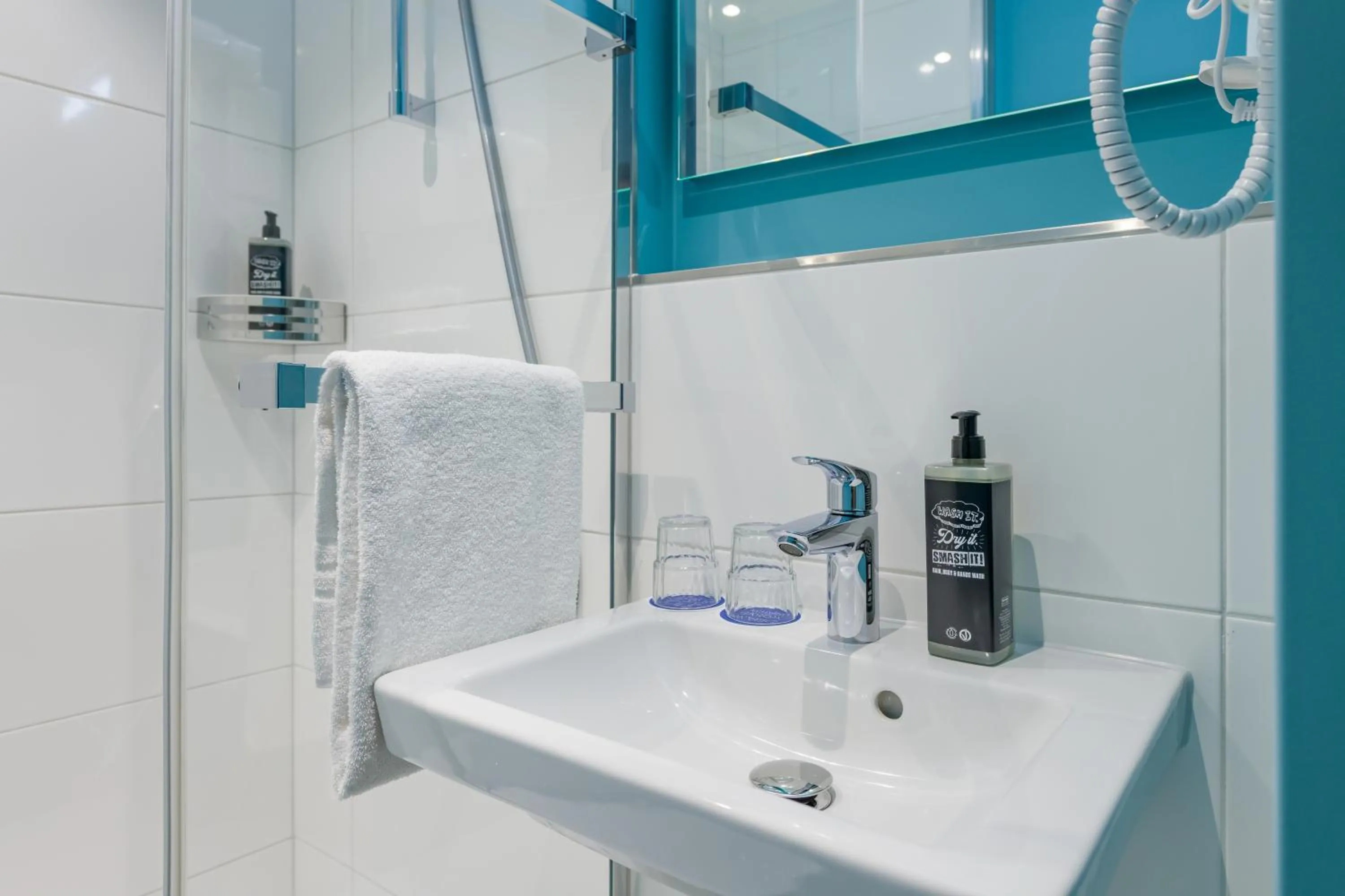 Bathroom in ibis budget Hamburg St Pauli Messe - neu renoviert