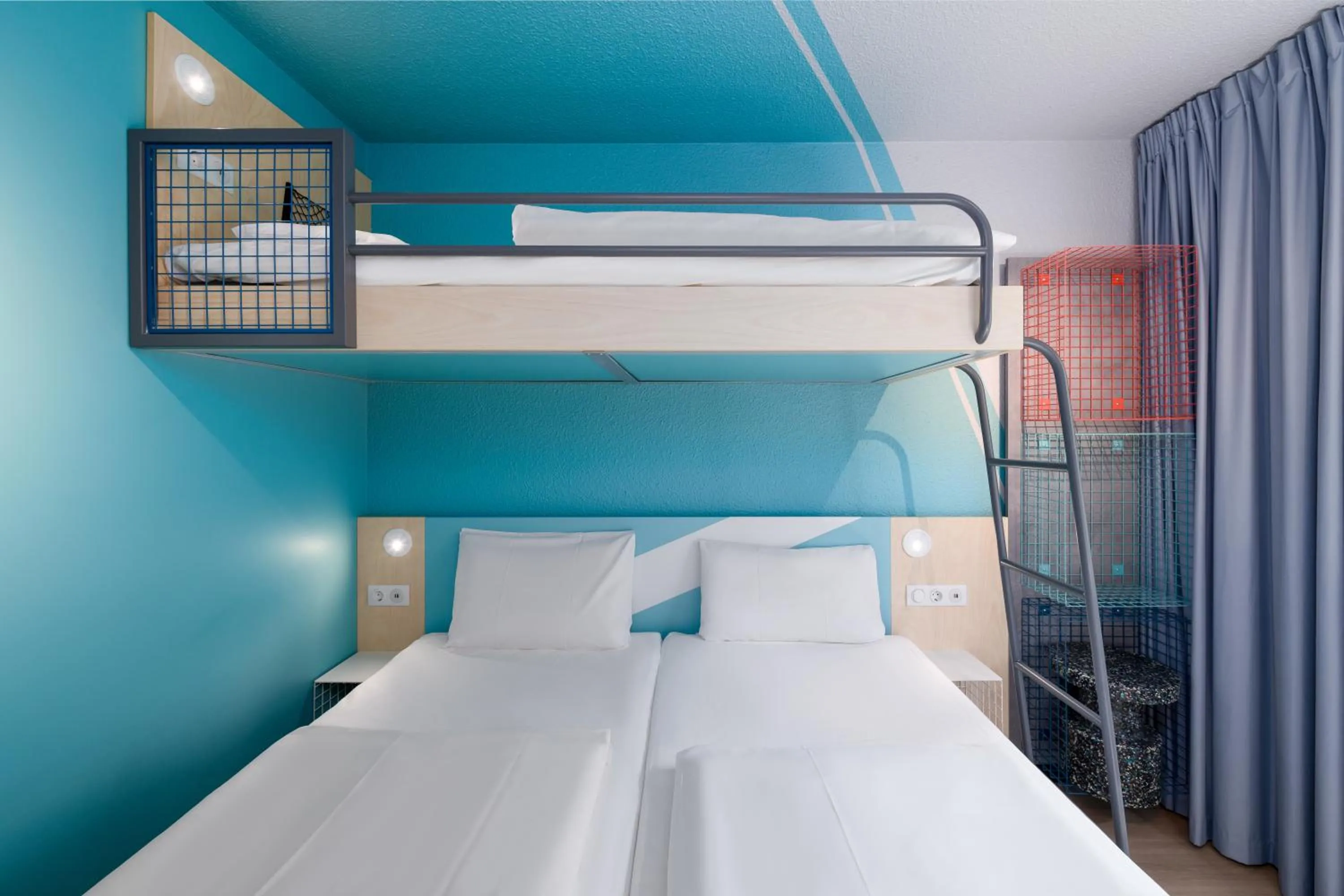 Photo of the whole room, Bed in ibis budget Hamburg St Pauli Messe - neu renoviert