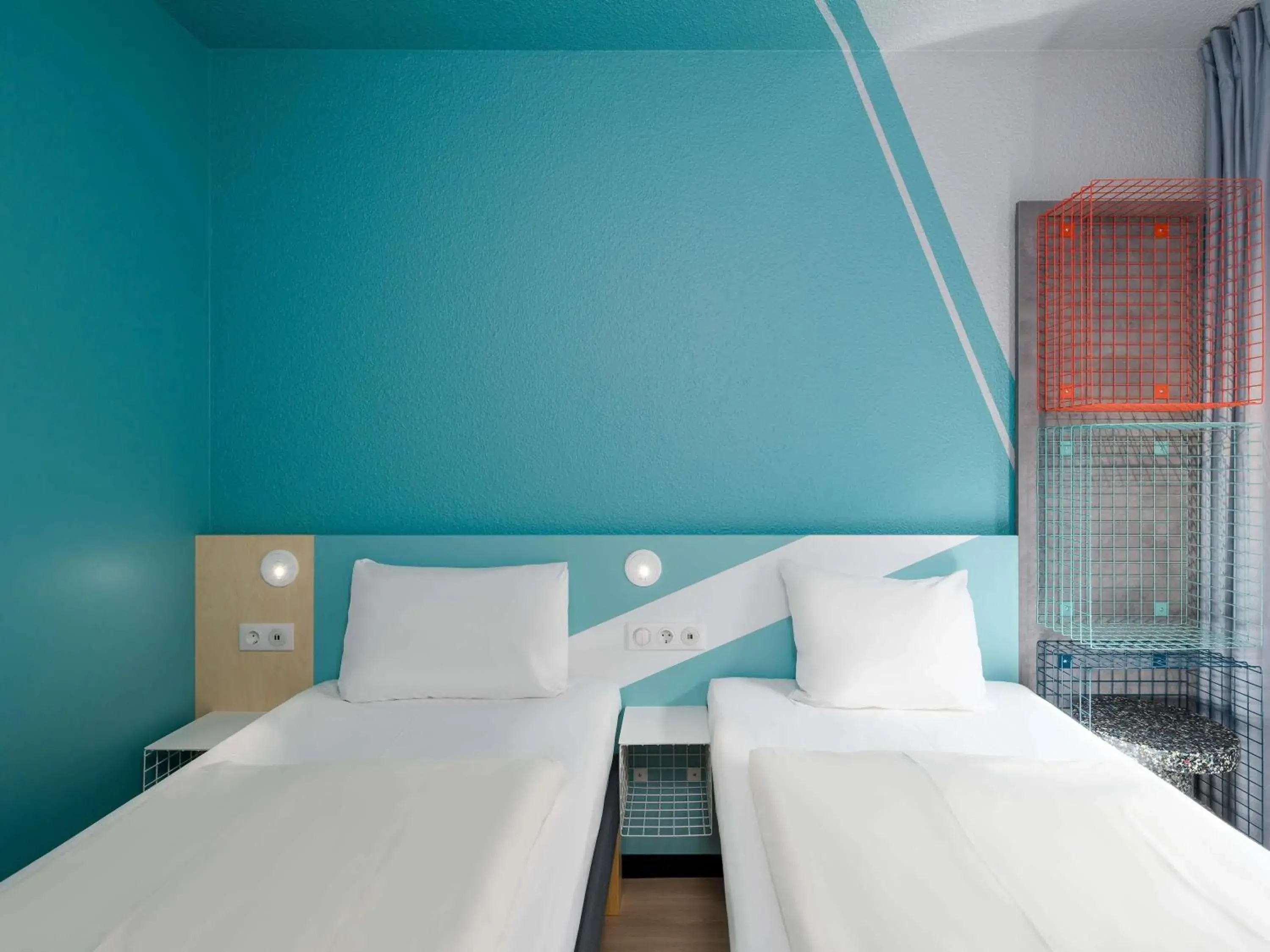 Bedroom, Bed in ibis budget Hamburg St Pauli Messe - neu renoviert Bedroom, Bed in ibis budget Hamburg St Pauli Messe - neu renoviert