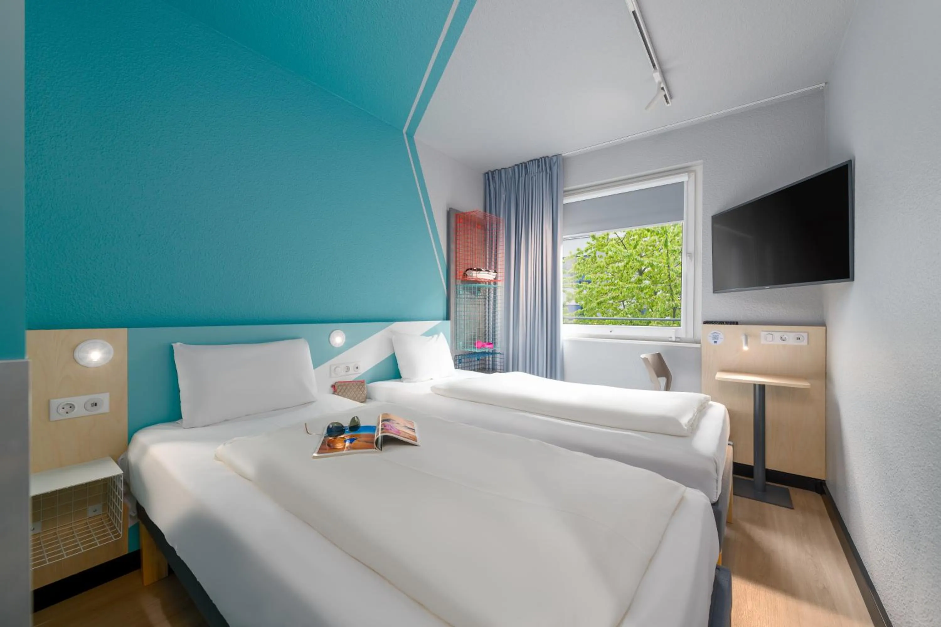 Photo of the whole room, Bed in ibis budget Hamburg St Pauli Messe - neu renoviert