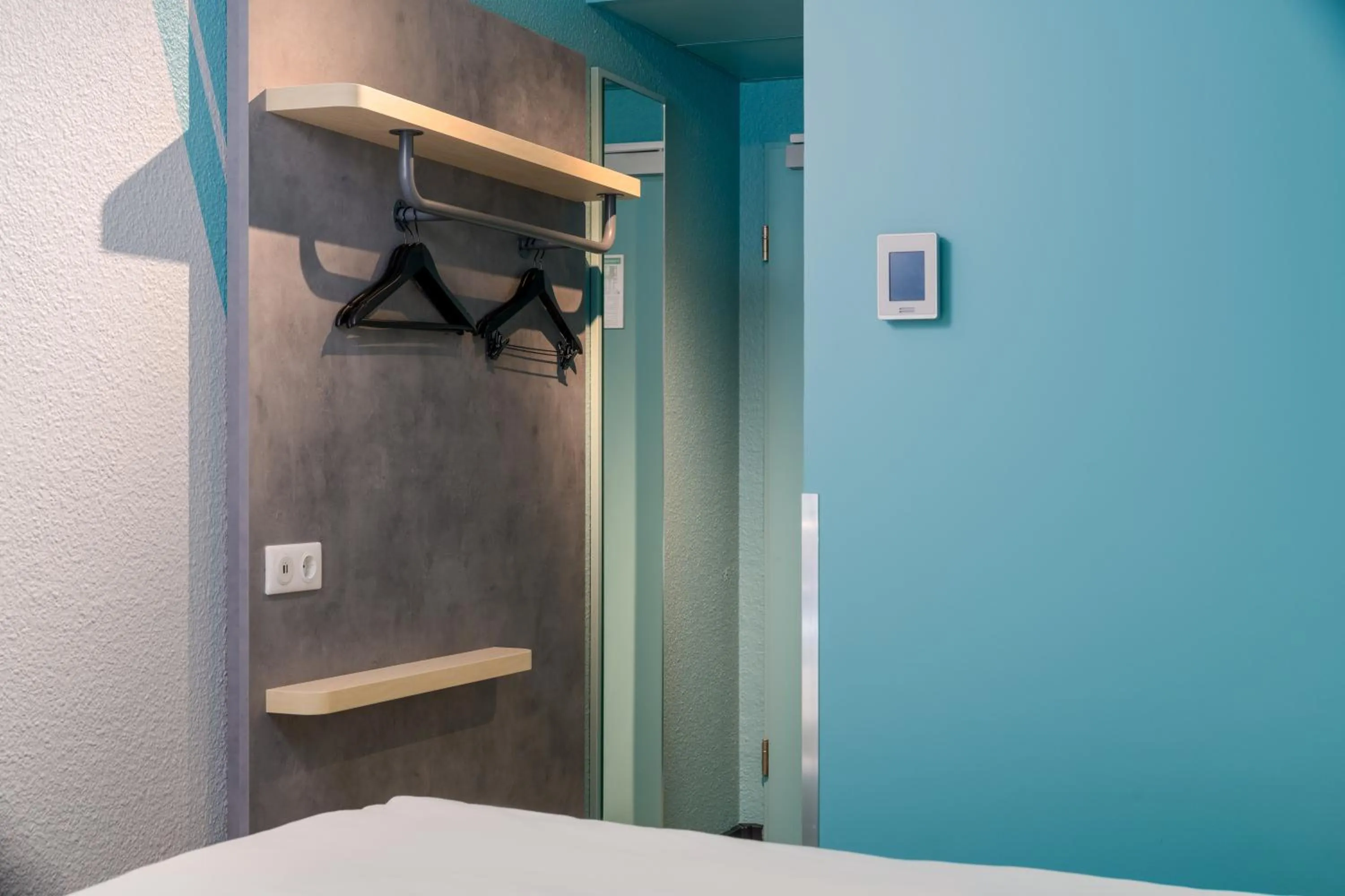 Photo of the whole room, Bed in ibis budget Hamburg St Pauli Messe - neu renoviert