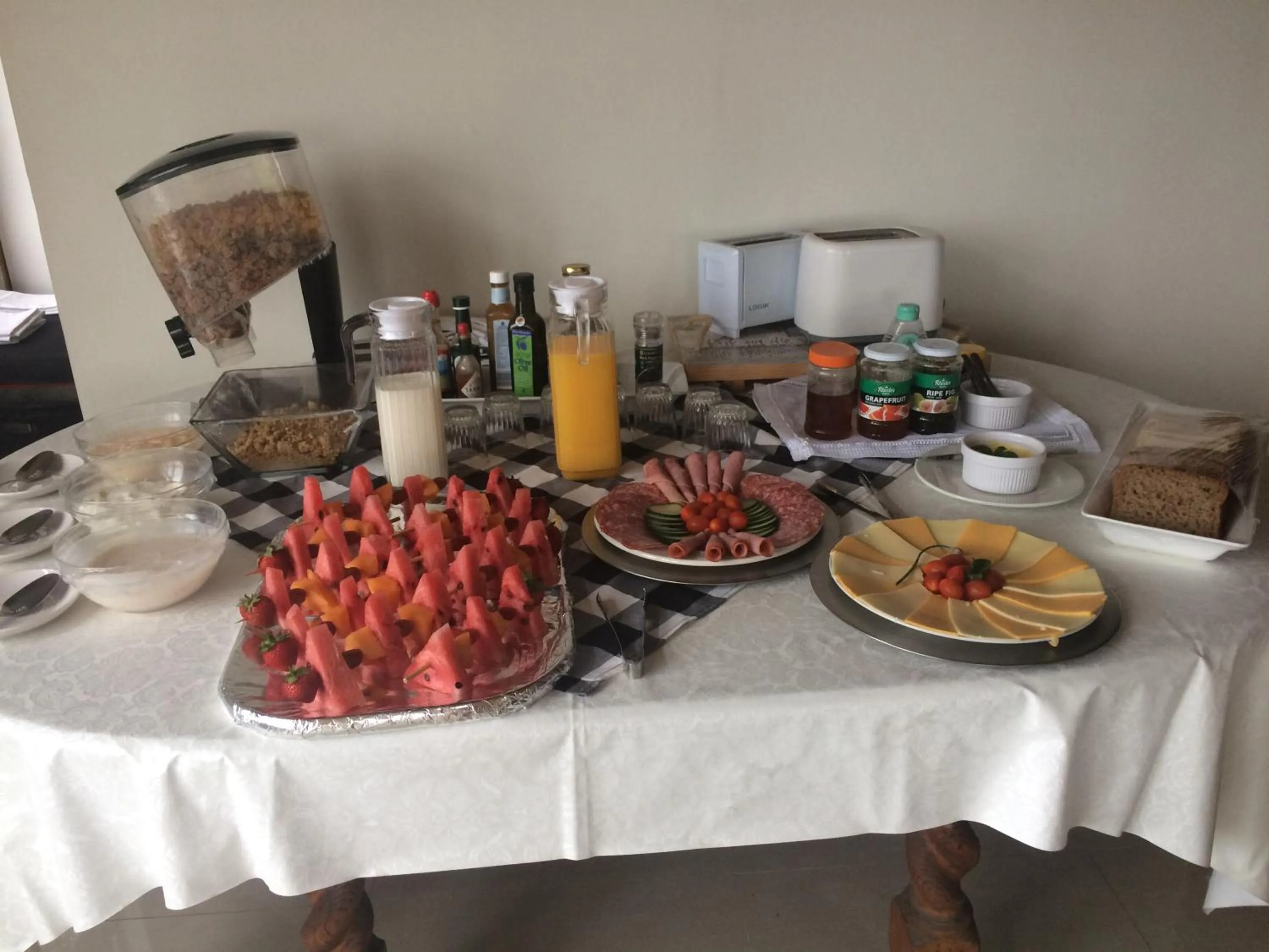 Breakfast in Paarl Mountain Lodge