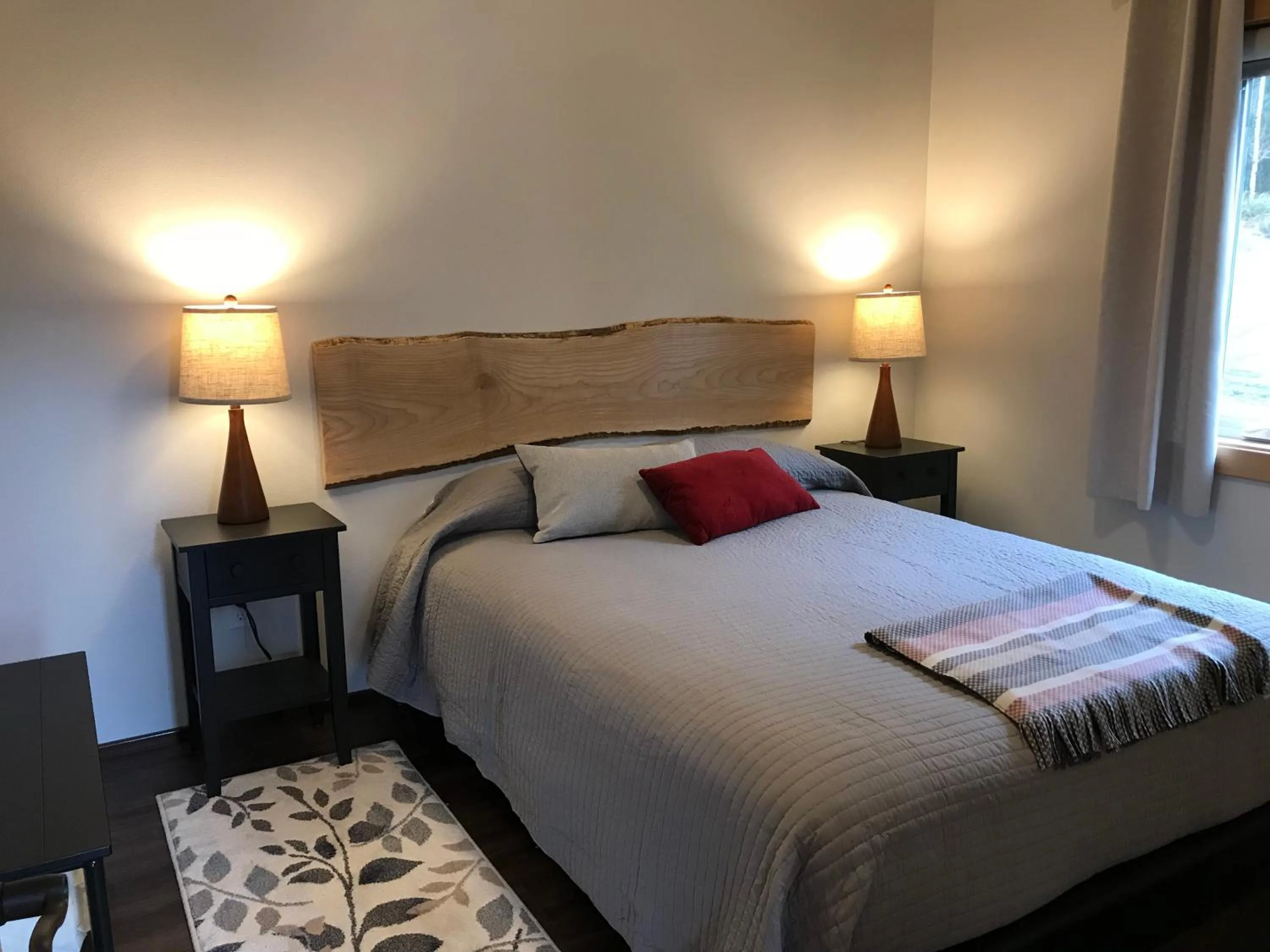 Bedroom, Bed in Hoh Valley Cabins