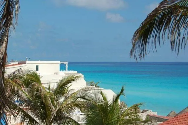 Sea view in Cancun Beach ApartHotel by Solymar