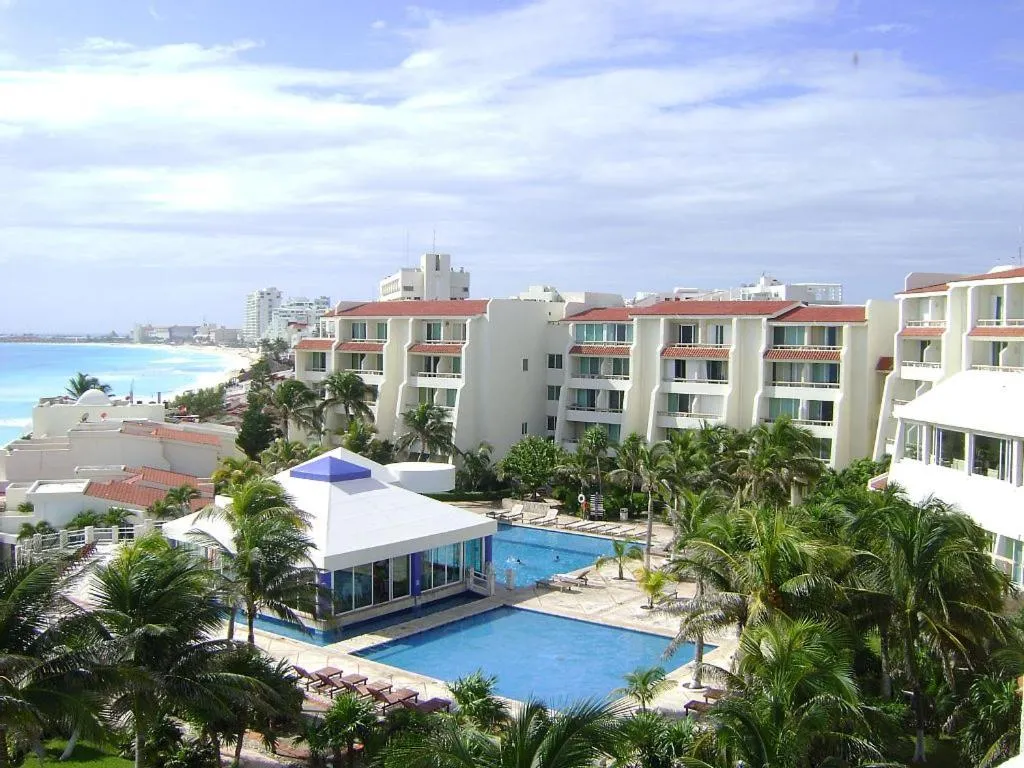 Pool view in Cancun Beach ApartHotel by Solymar